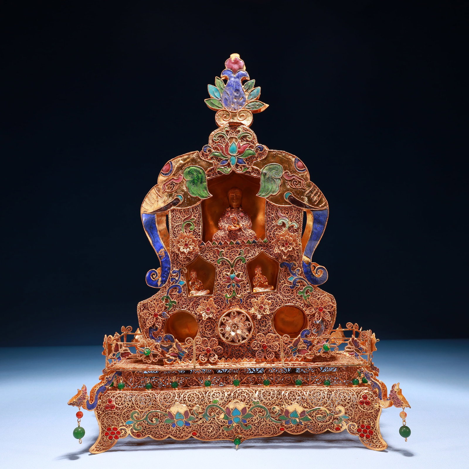 An Exquisite Filigree and Gilding Lotus Pattern Niche,with Buddha Statue,Inlaid Gems: An Exquisite Filigree and Gilding Lotus Pattern Niche,with Buddha Statue,Inlaid Gems,Qing Dynasty,China,Size:12.2inx5.5inx15.7in,Weight:1700g