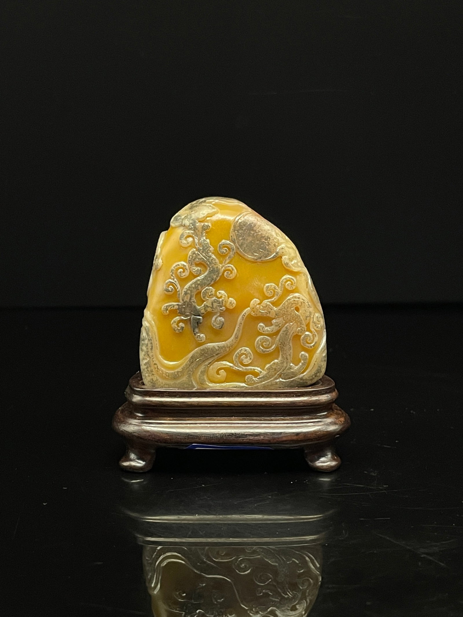 An Exquisite Shoushan Stone Phoenix Pattern Ornament,With Base: An Exquisite Shoushan Stone Phoenix Pattern Ornament,With Base,Qing Dynasty,China,Size:1.7inx1.1inx2in,Weight:74g