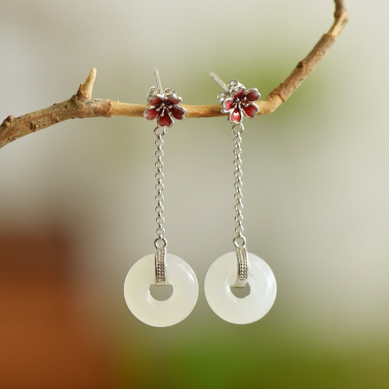 A Pair of Exquisite Sterling Silver Inlaid White Jade Enamel Earrings: A Pair of Exquisite Sterling Silver Inlaid White Jade Enamel Earrings, 一对纯银镶白玉珐琅耳环