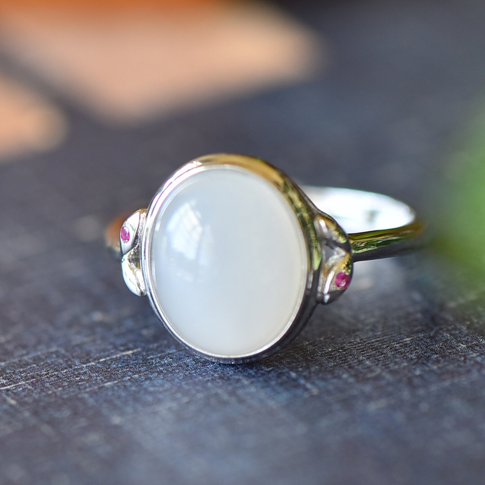 An Exquisite Sterling Silver Inlaid White Jade Ring: An Exquisite Sterling Silver Inlaid White Jade Ring,Size:0.4inx0.5in 纯银镶白玉戒指