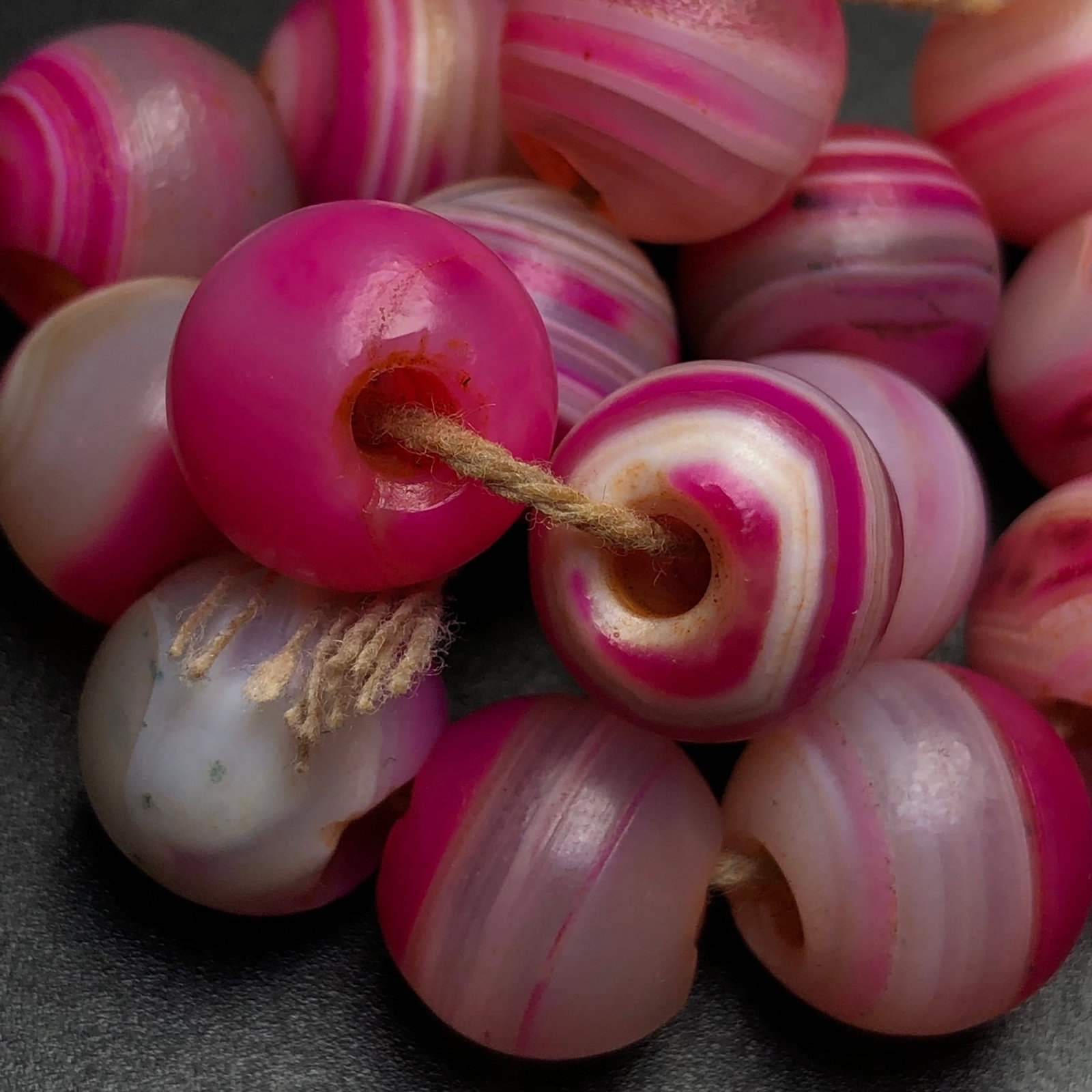A Precious Agate Bracelets - 9