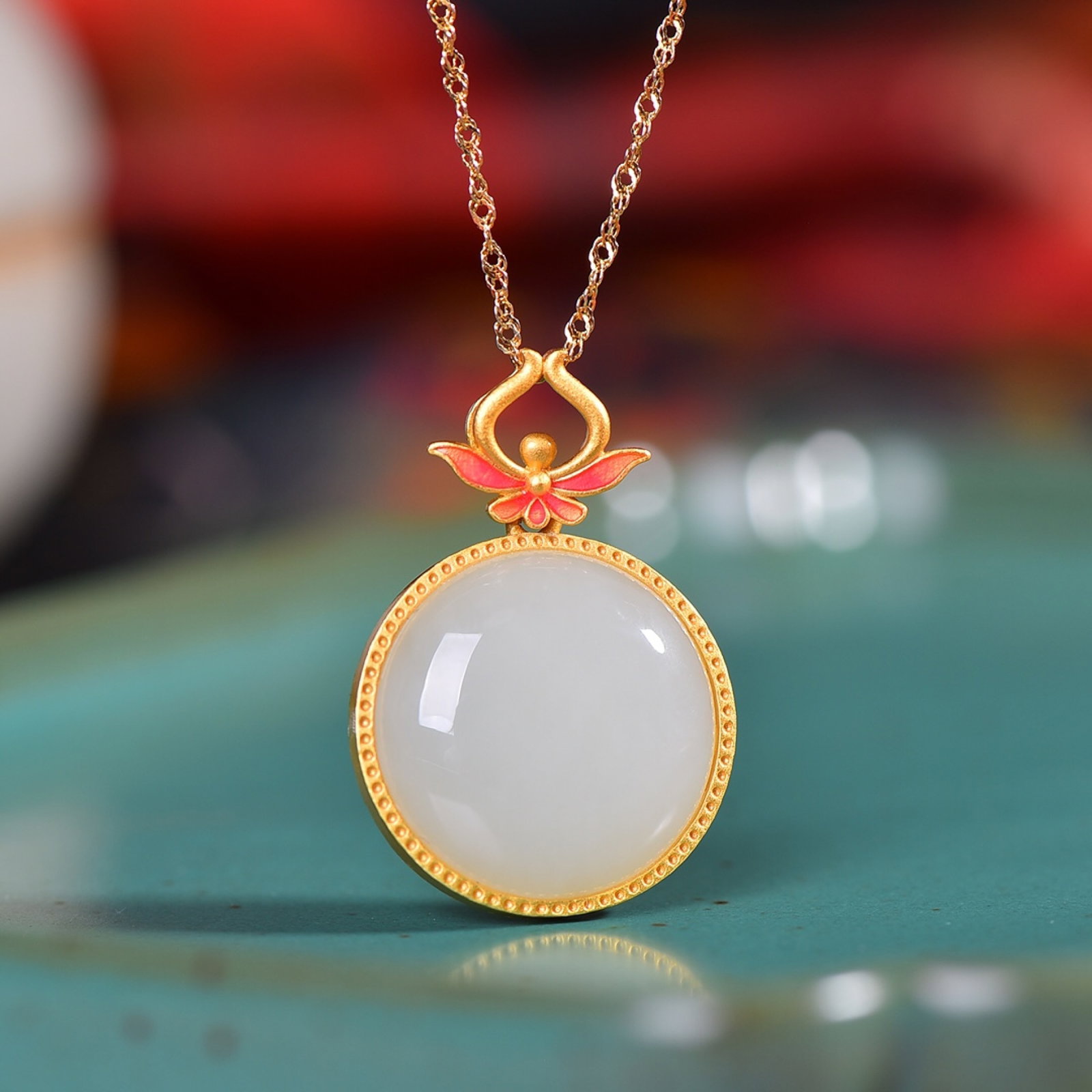 A Set of Fine Sterling Silver-Gold Plated Inlaid White Jade Jewelrys: A Set of Fine Sterling Silver-Gold Plated Inlaid White Jade Jewelrys,Size:(Pendant)0.8inx0.8in,(Earrings)0.4inx0.4in,(Ring)0.4inx0.4in 一套纯银镀金镶白&