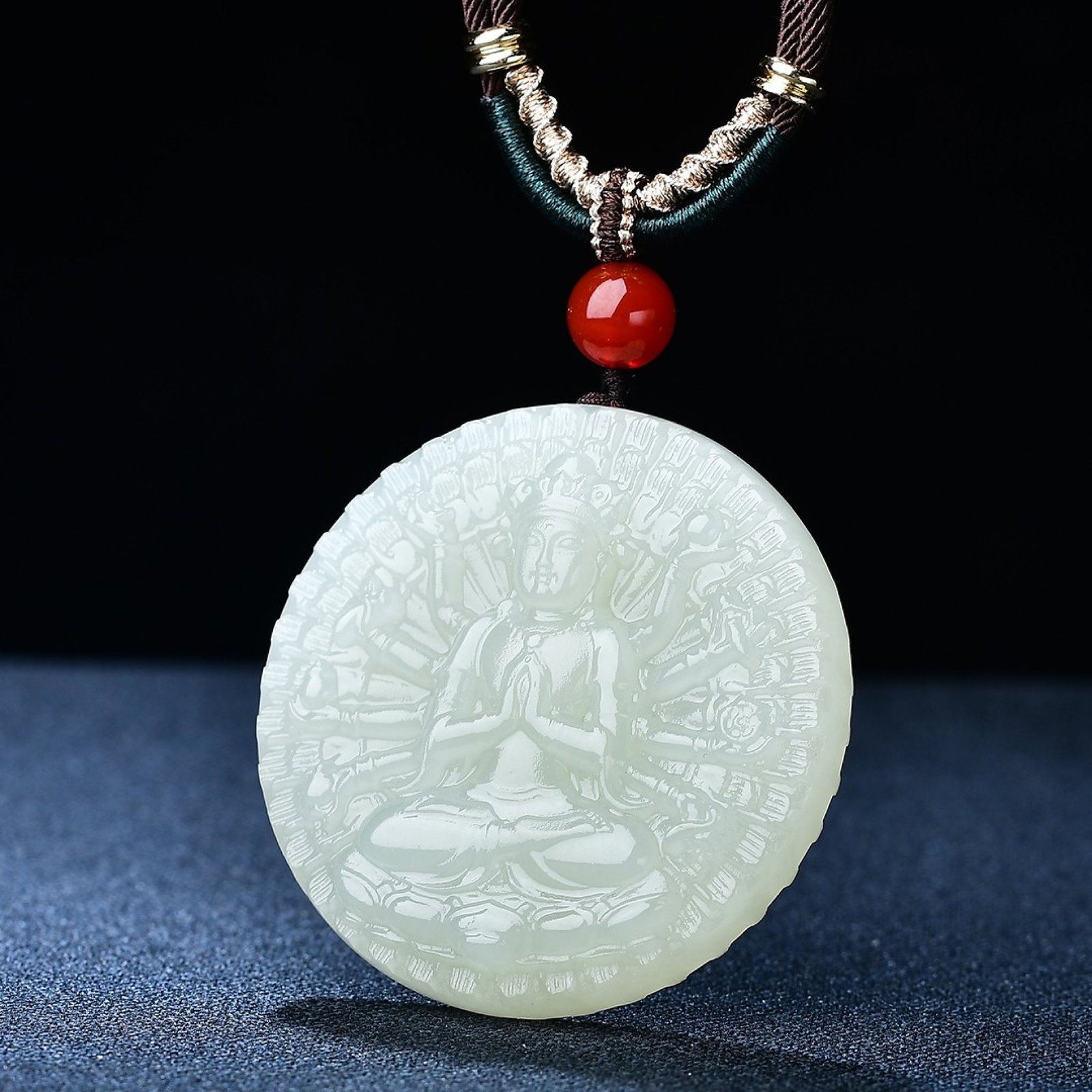 An Exquisite White Jade Statue of Avalokitesvara Pendant: An Exquisite White Jade Statue of Avalokitesvara Pendant,Size:1.9inx1.9in 白玉观音像挂件