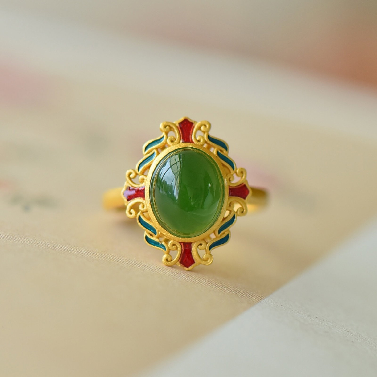An Exquisite Sterling Silver-Gold Plated Inlaid Jasper Enamel Ring: An Exquisite Sterling Silver-Gold Plated Inlaid Jasper Enamel Ring,Size:0.3inx0.4in 纯银镀金镶碧玉珐琅戒指
