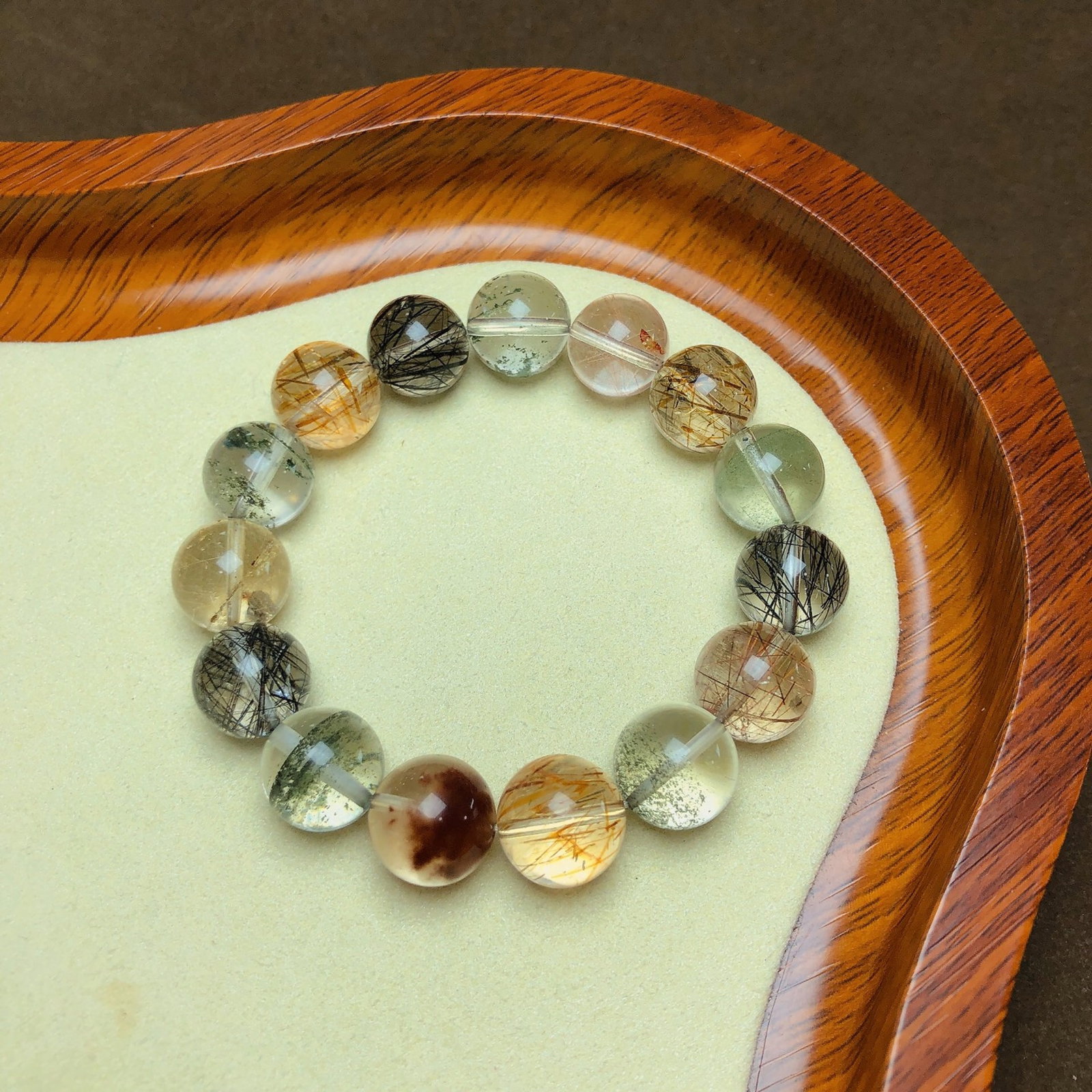 An Exquisite Crystal Bracelet (1 of 2)