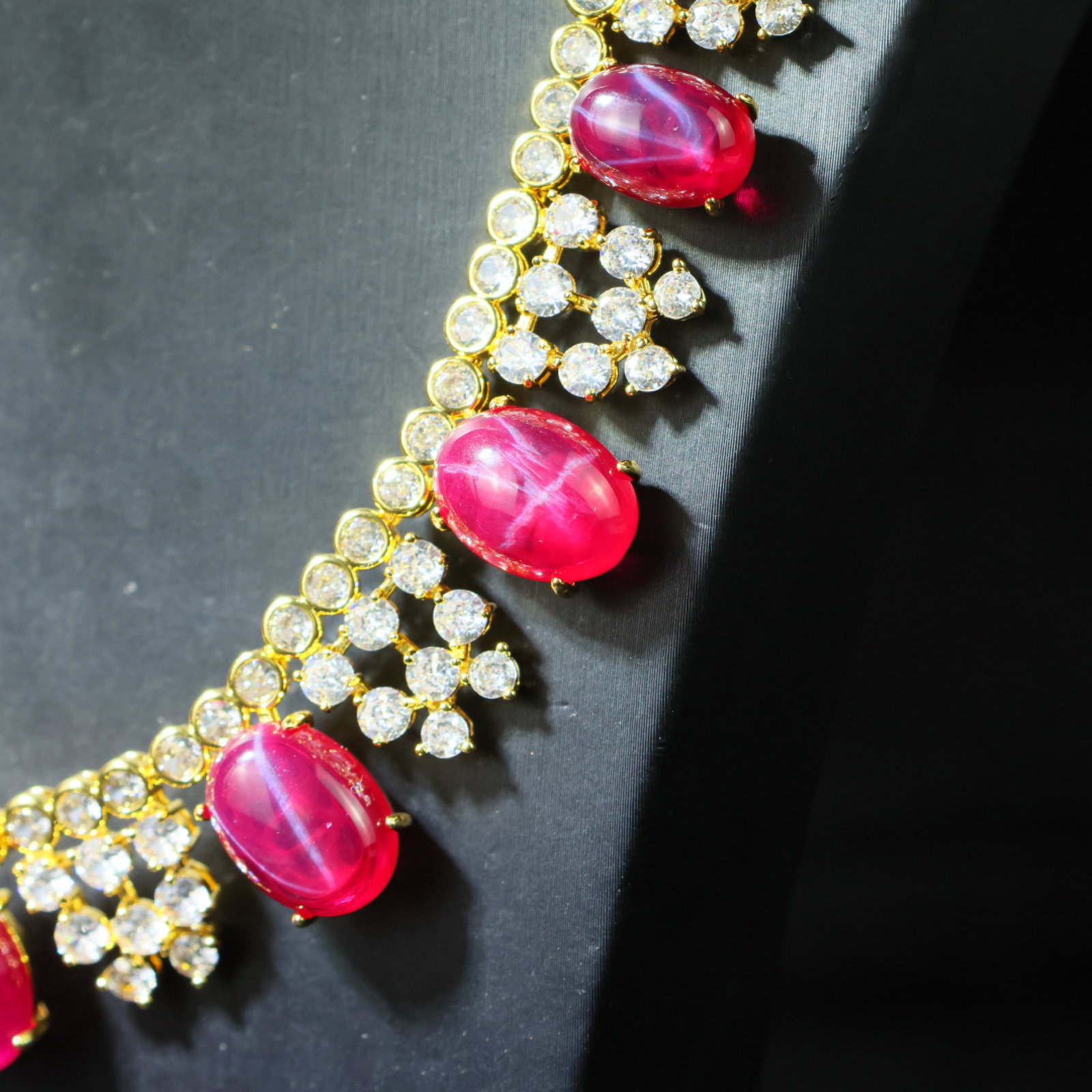 An Exquisite Necklace - 4