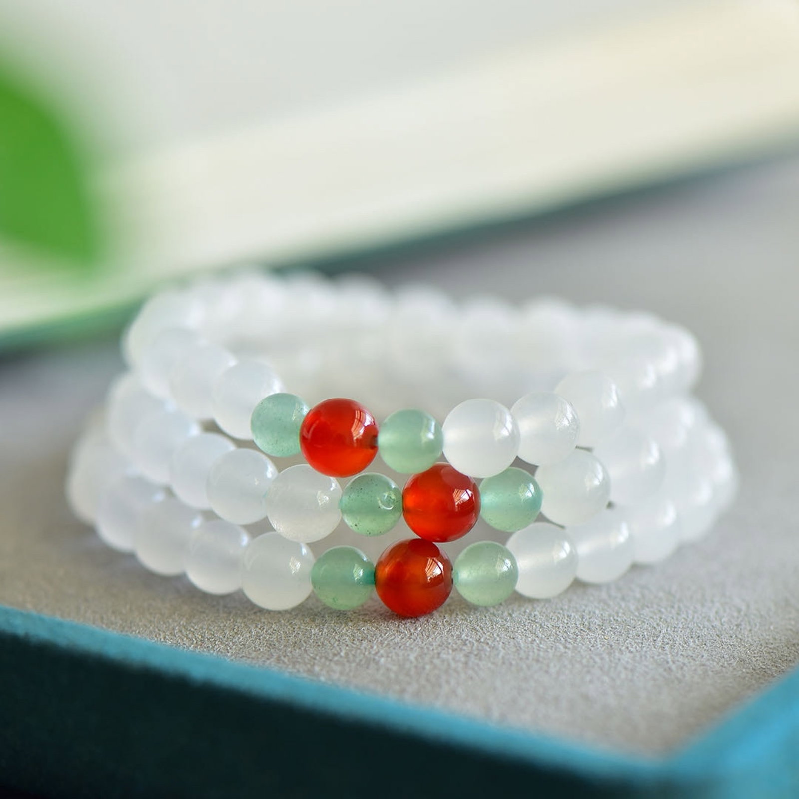 An Exquisite White Jade Bracelet: An Exquisite White Jade Bracelet,Size:0.3in*63 白玉手串