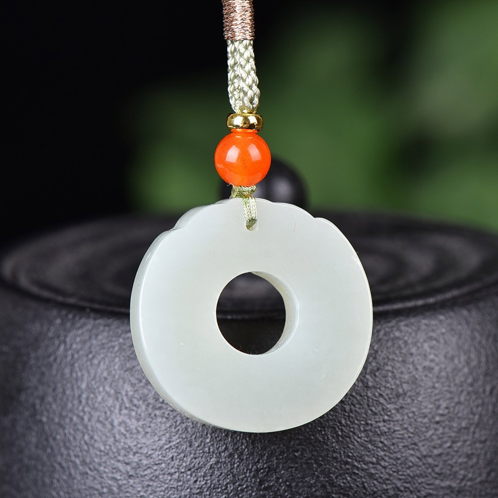 An Exquisite White Jade Dragon Pattern Pendant - 2