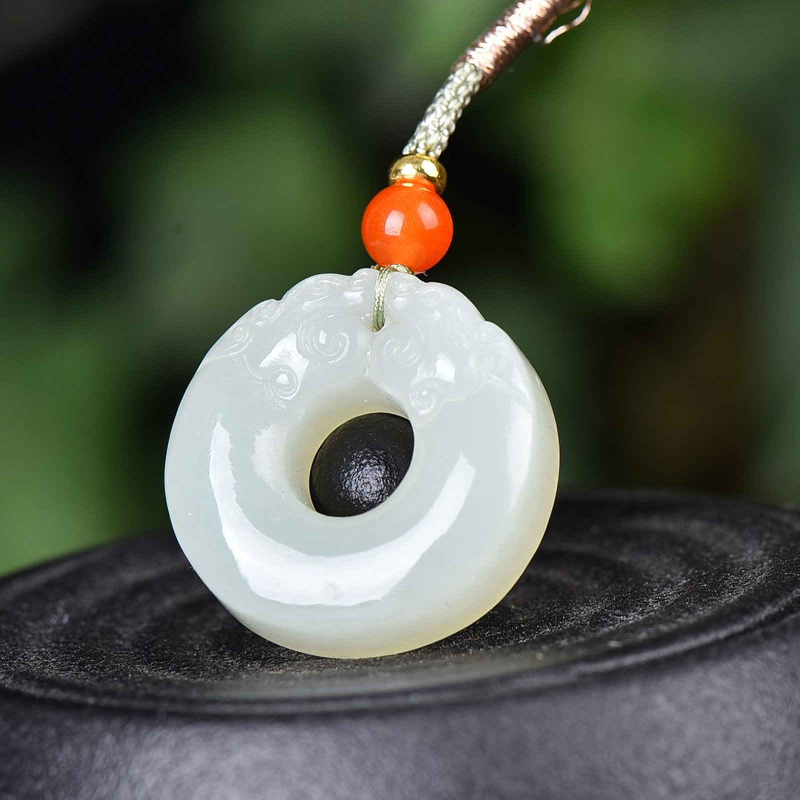 An Exquisite White Jade Dragon Pattern Pendant - 3