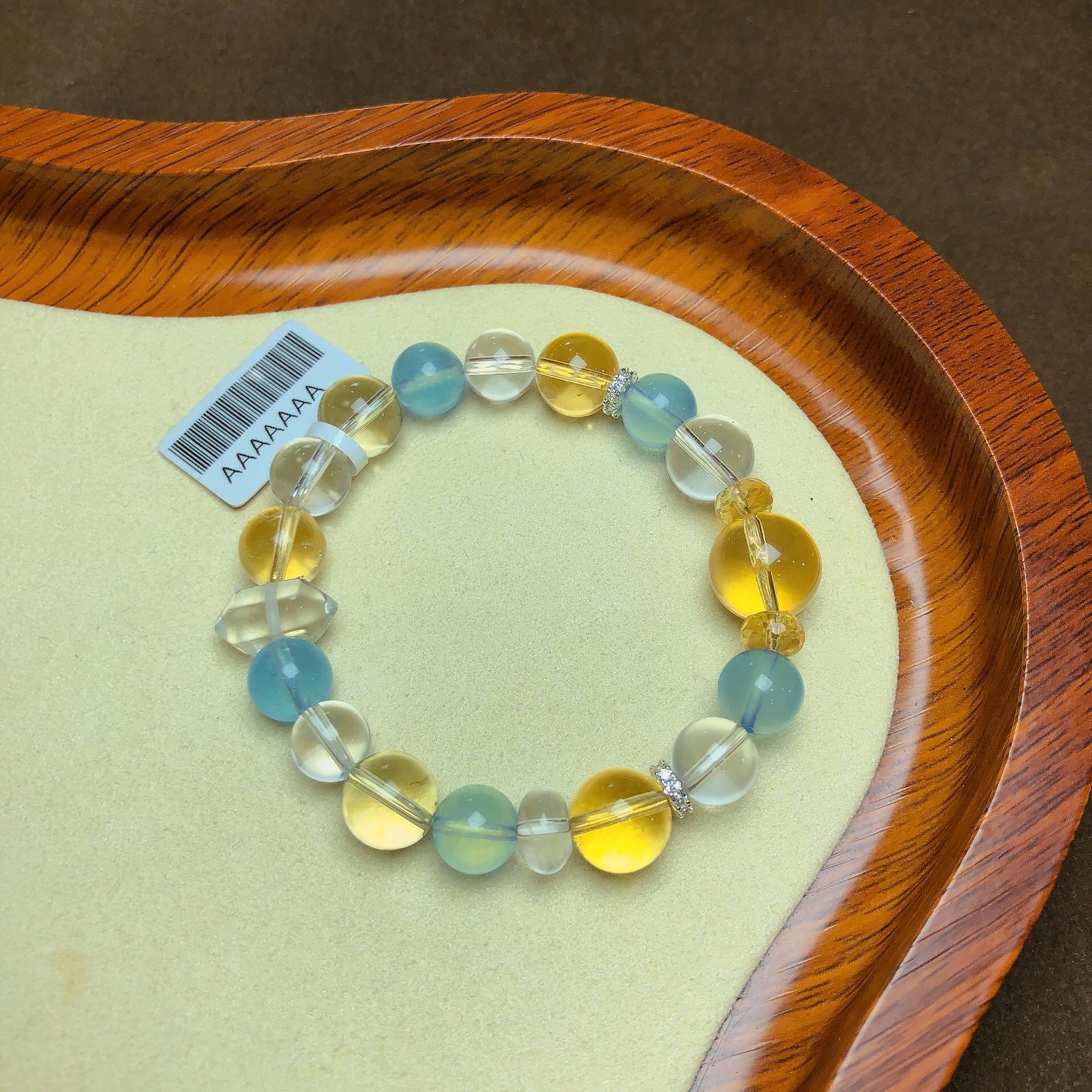 An Exquisite Crystal Bracelet: An Exquisite Crystal Bracelet,Size:0.4in,0.5in,Weight:25g 水晶手串