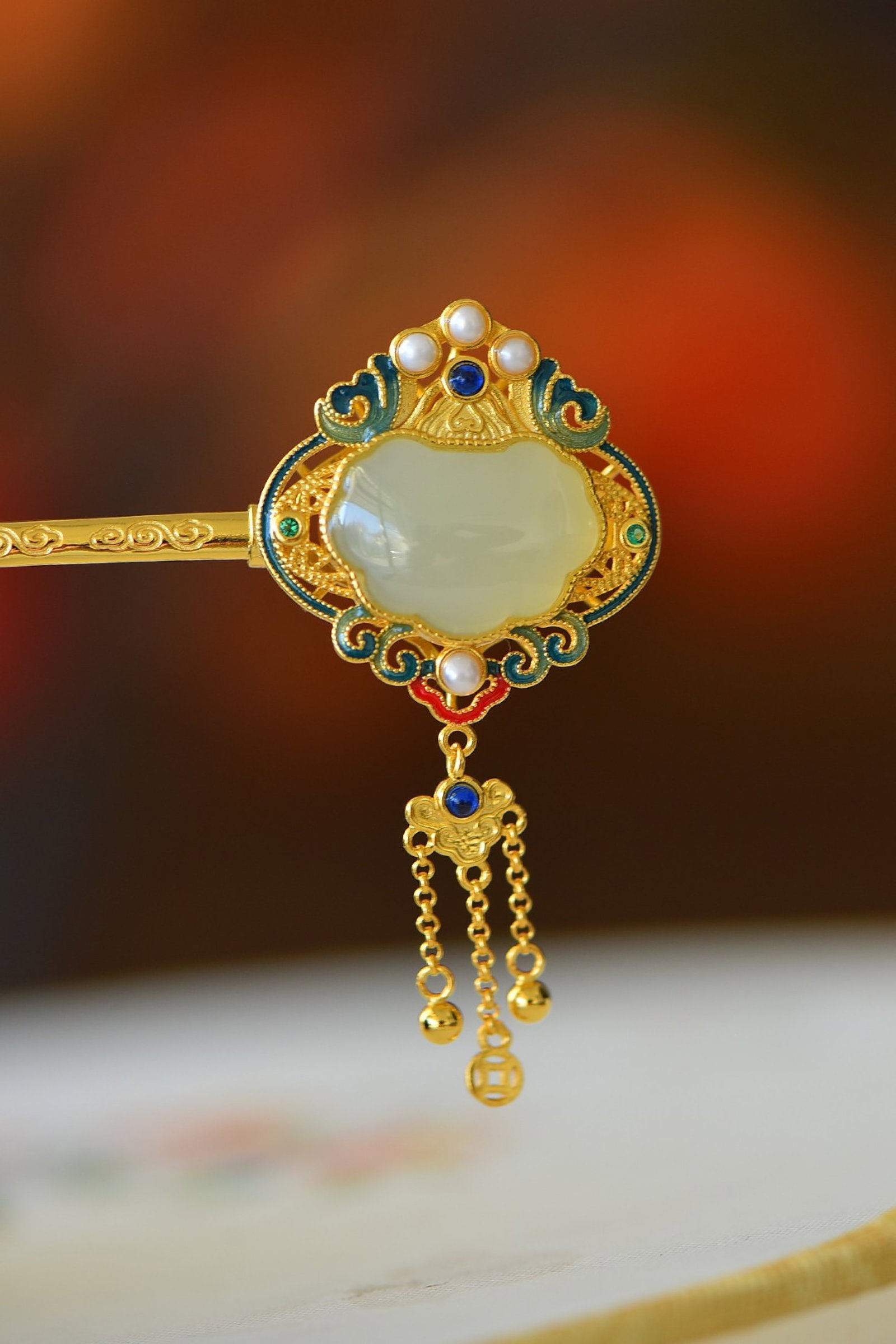 An Exquisite Sterling Silver-Gold Plated Inlaid White Jade Hairpin,Inlaid Pearl: An Exquisite Sterling Silver-Gold Plated Inlaid White Jade Hairpin,Inlaid Pearl,Size:0.5inx0.7in 纯银镀金镶白玉发簪,嵌珍珠