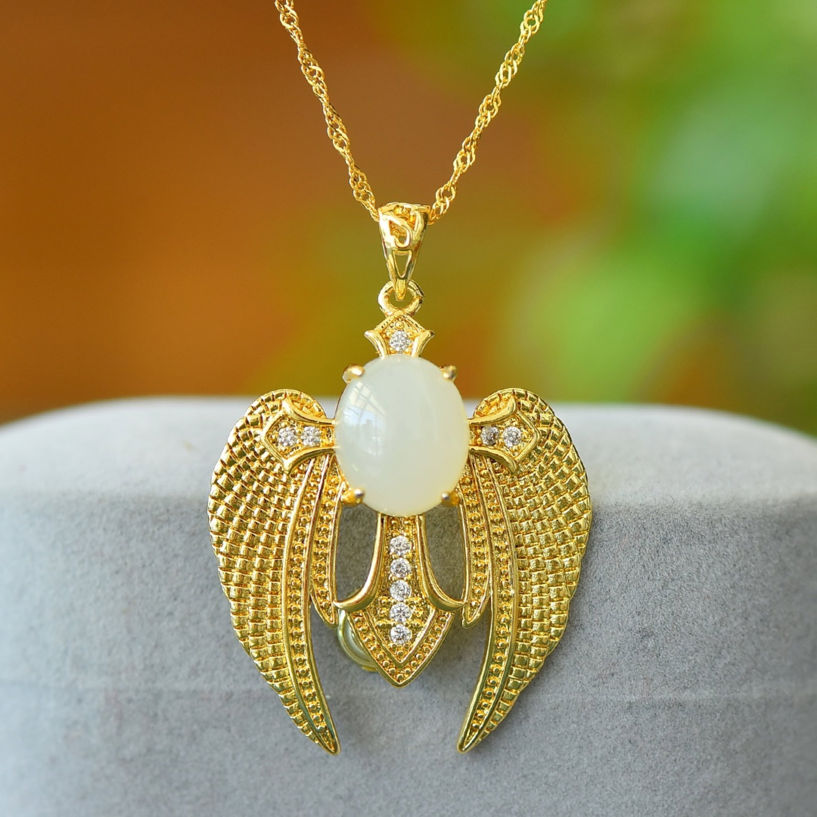 An Exquisite Bronze Inlaid White Jade Necklace: An Exquisite Bronze Inlaid White Jade Necklace,Size:0.4inx0.5in 铜镶白玉项链