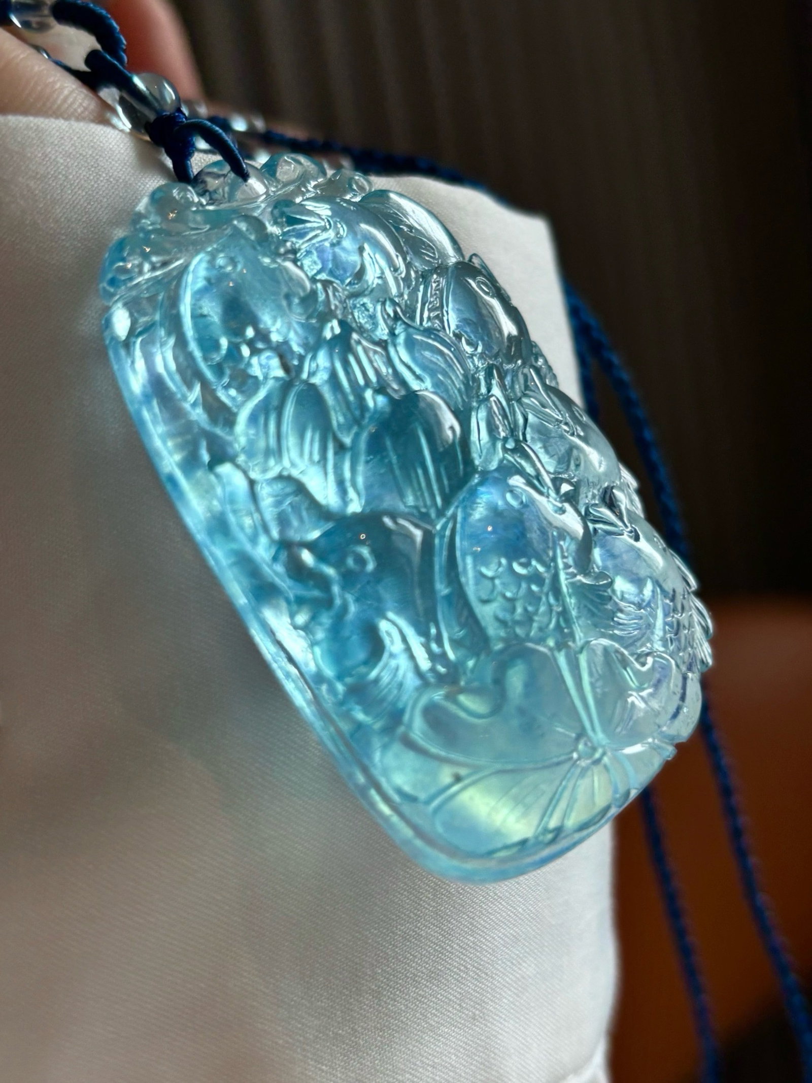 An Exquisite Aquamarine Fish Pattern Necklace: An Exquisite Aquamarine Fish Pattern Necklace,Size:2.5inx1.5inx0.4in,Weight:41.8g 海蓝宝鱼纹项链