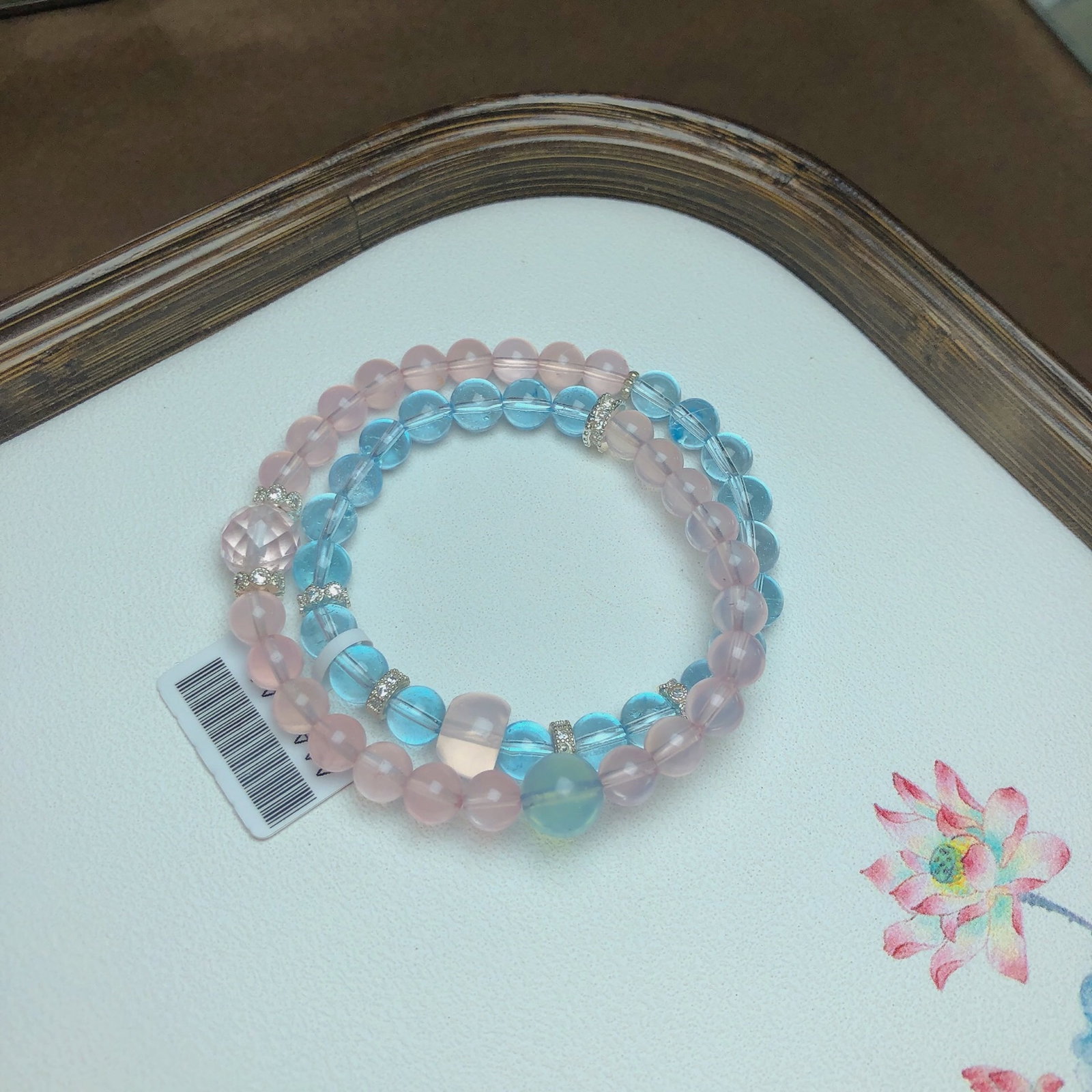 An Exquisite Crystal Bracelet: An Exquisite Crystal Bracelet,Size:0.3in,0.4in,Weight:32.3g 水晶手串
