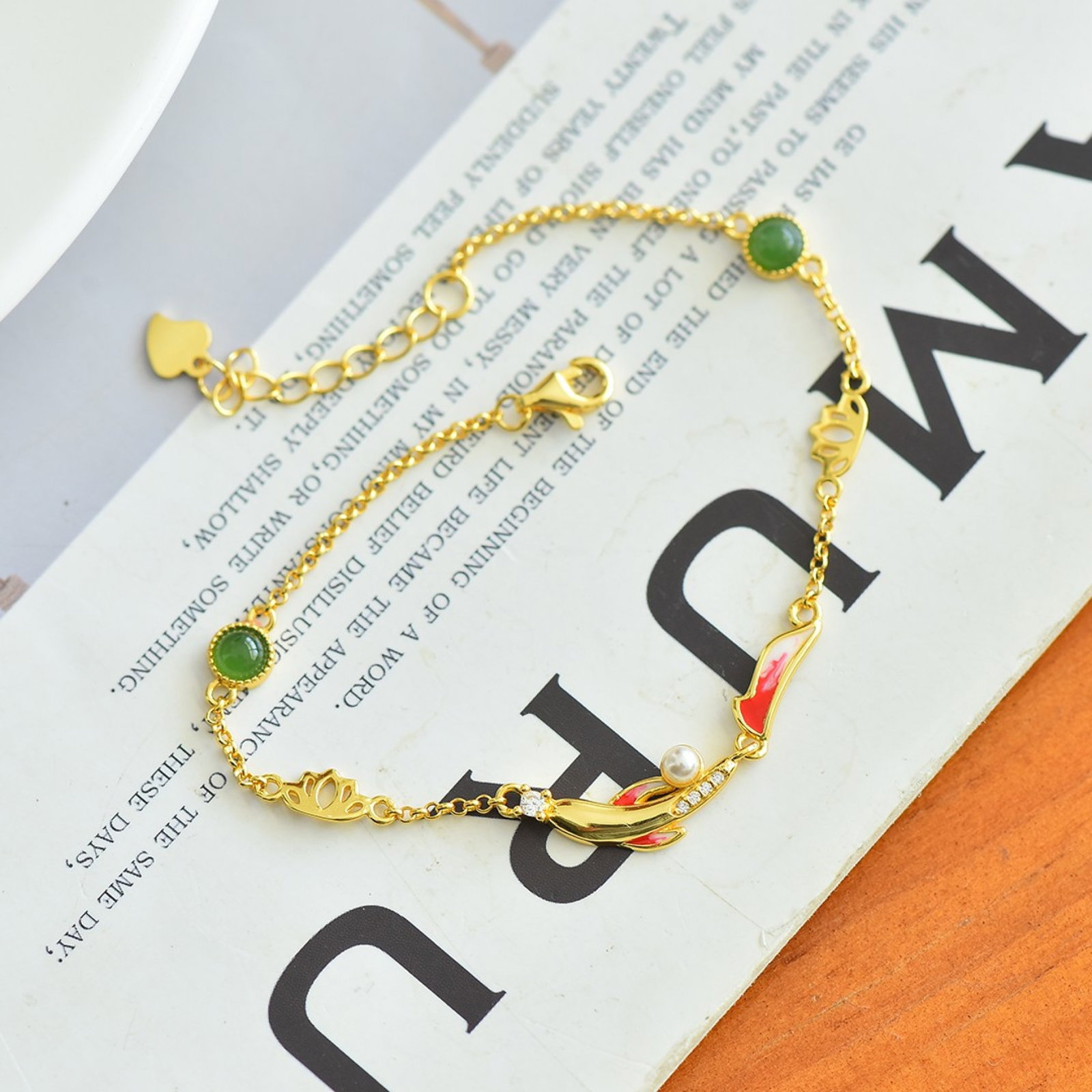 An Exquisite Sterling Silver-Gold Plated Inlaid Jasper Bracelet,Inlaid Diamond: An Exquisite Sterling Silver-Gold Plated Inlaid Jasper Bracelet,Inlaid Diamond,Size:0.2inx0.2in 纯银镀金镶碧玉手链,嵌钻石
