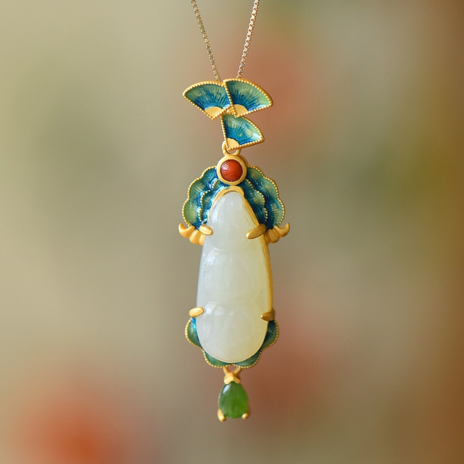 An Exquisite Sterling Silver-Gold Plated Inlaid White Jade Pendant: An Exquisite Sterling Silver-Gold Plated Inlaid White Jade Pendant 纯银镀金镶白玉吊坠