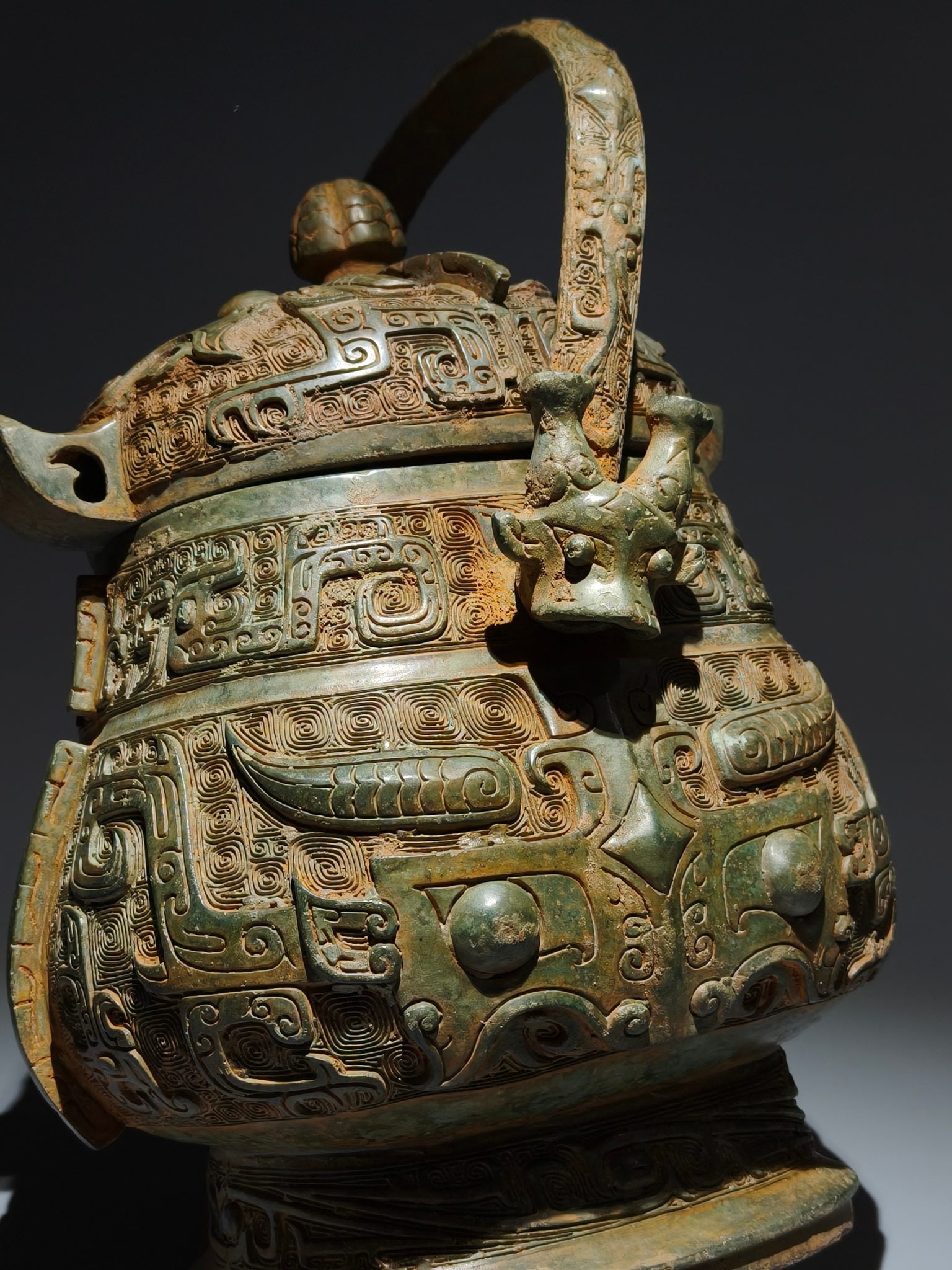 An Archaic Bronze Beast-Face Pattern Loop-Handled Pot - 5