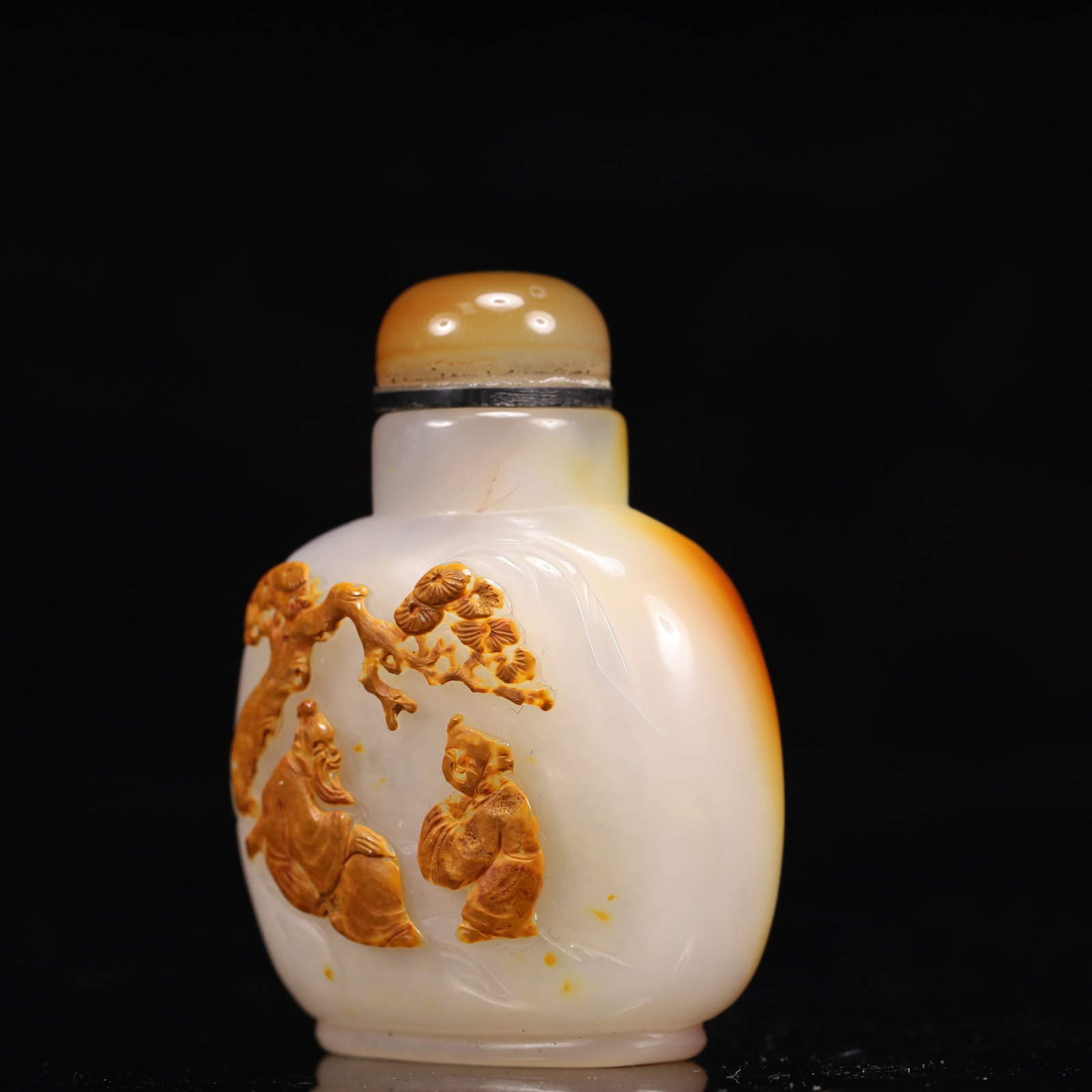 An Exquisite Agate Figure and Pine Pattern Snuff Bottle - 2