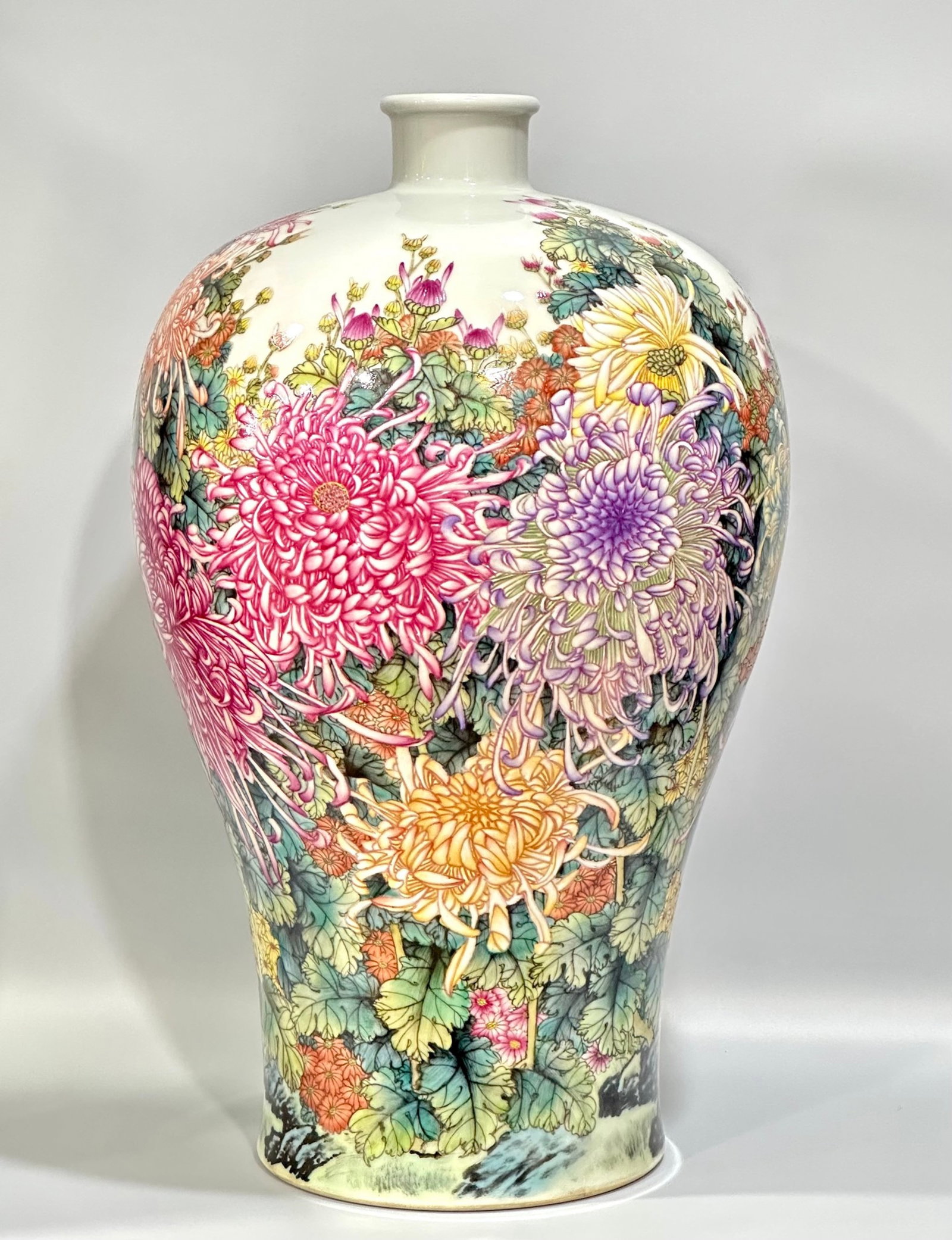 A Huge Enamel Flower Pattern Vase - 2