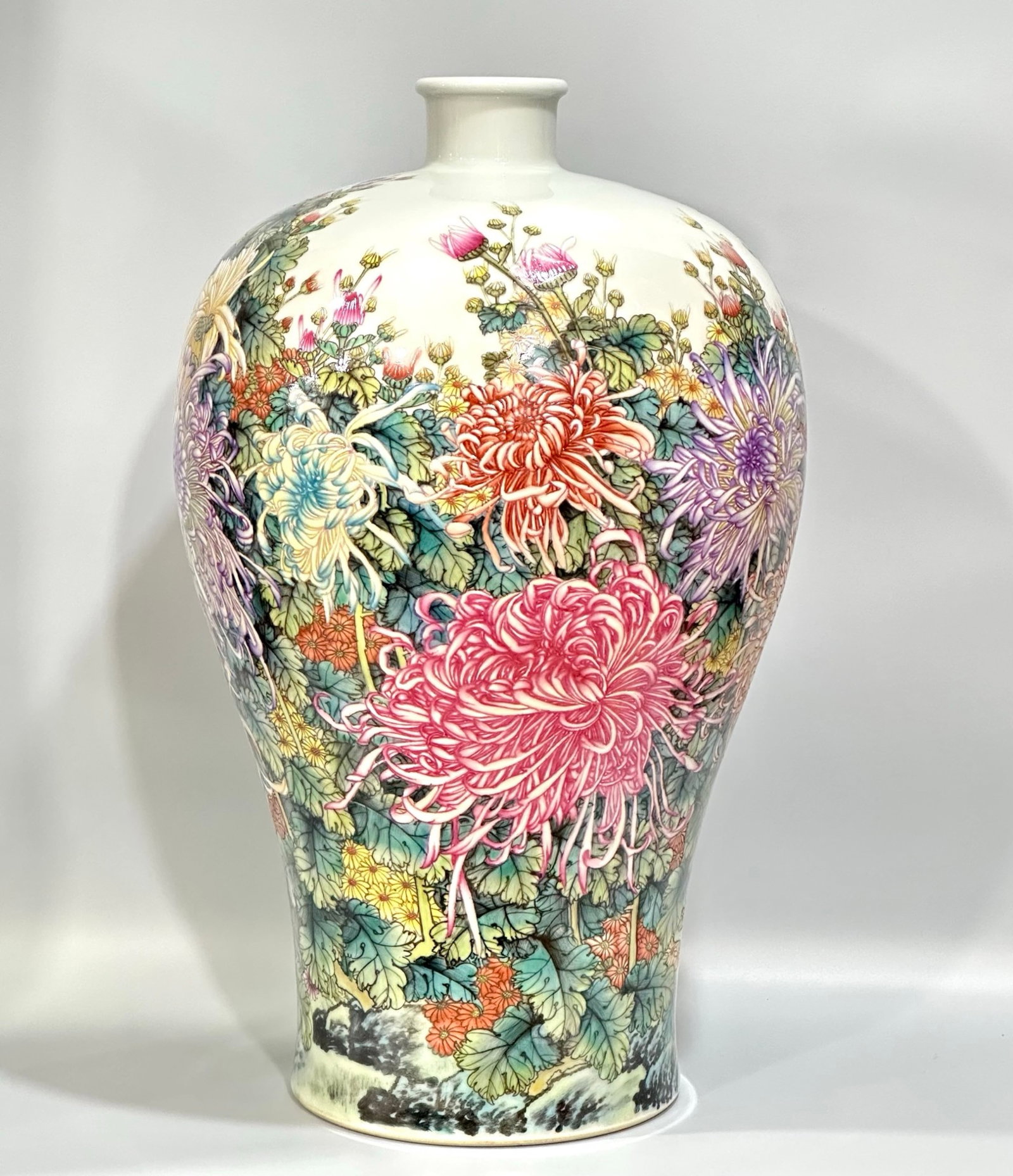 A Huge Enamel Flower Pattern Vase - 3
