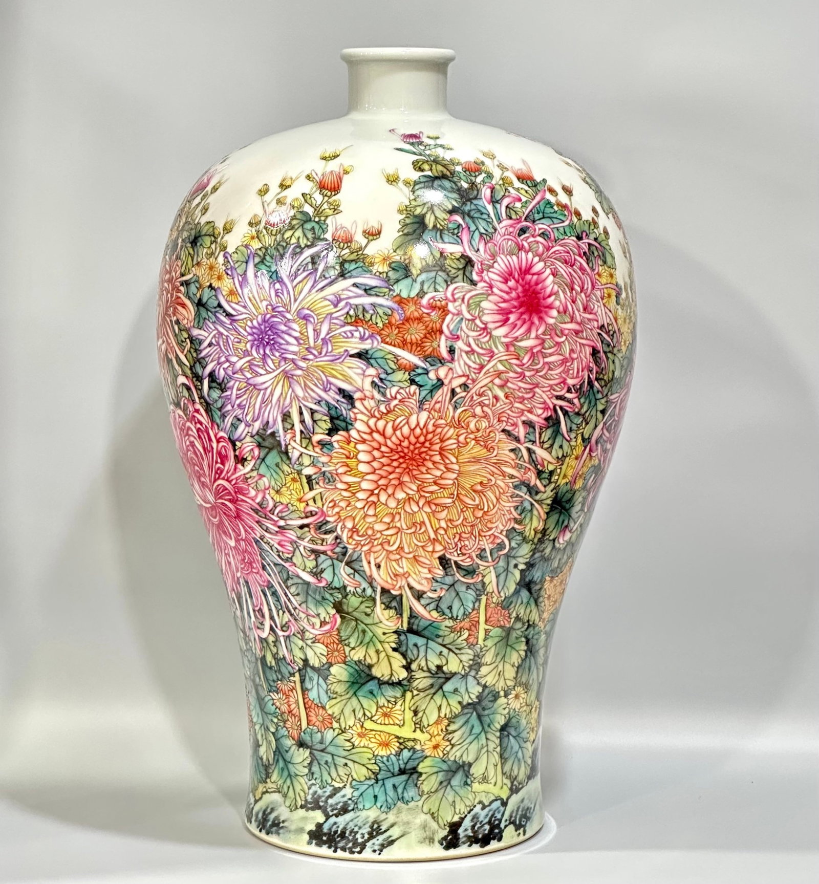 A Huge Enamel Flower Pattern Vase - 4