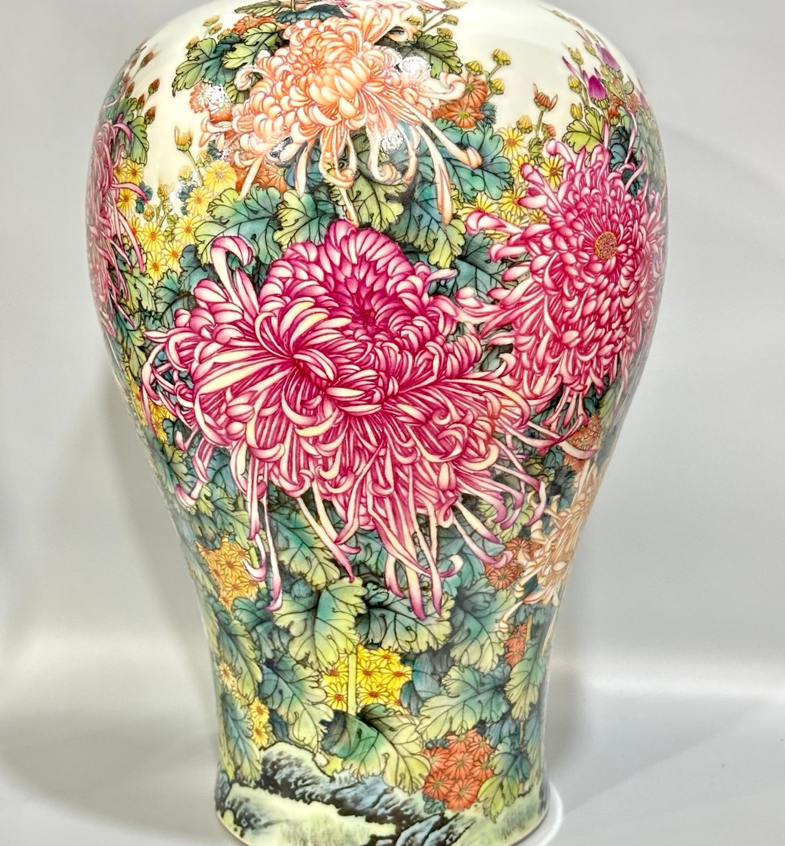 A Huge Enamel Flower Pattern Vase - 5