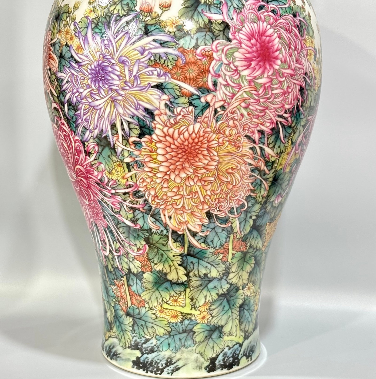 A Huge Enamel Flower Pattern Vase - 9