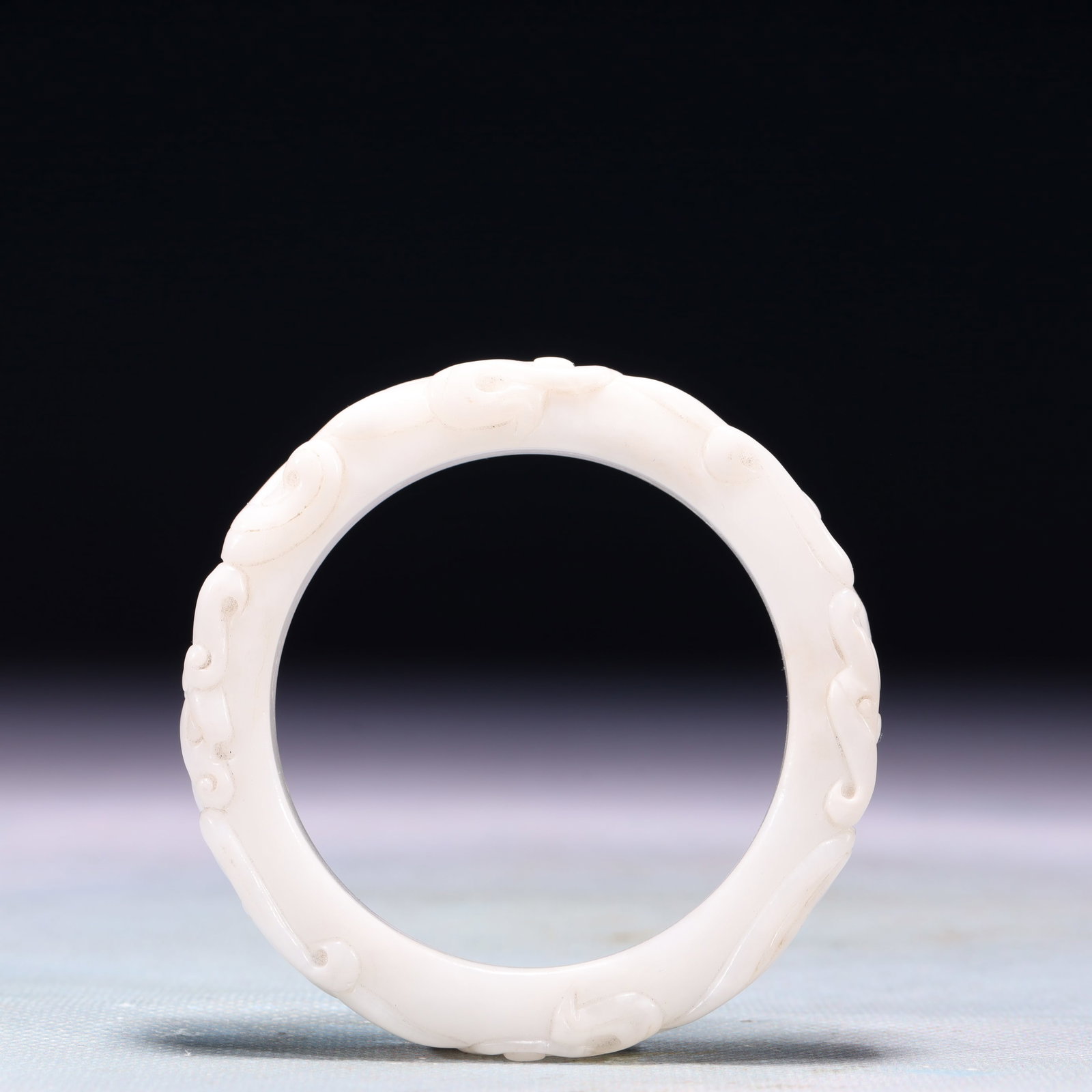An Exquisite White Jade Dragon Pattern Bracelet (1 of 5)