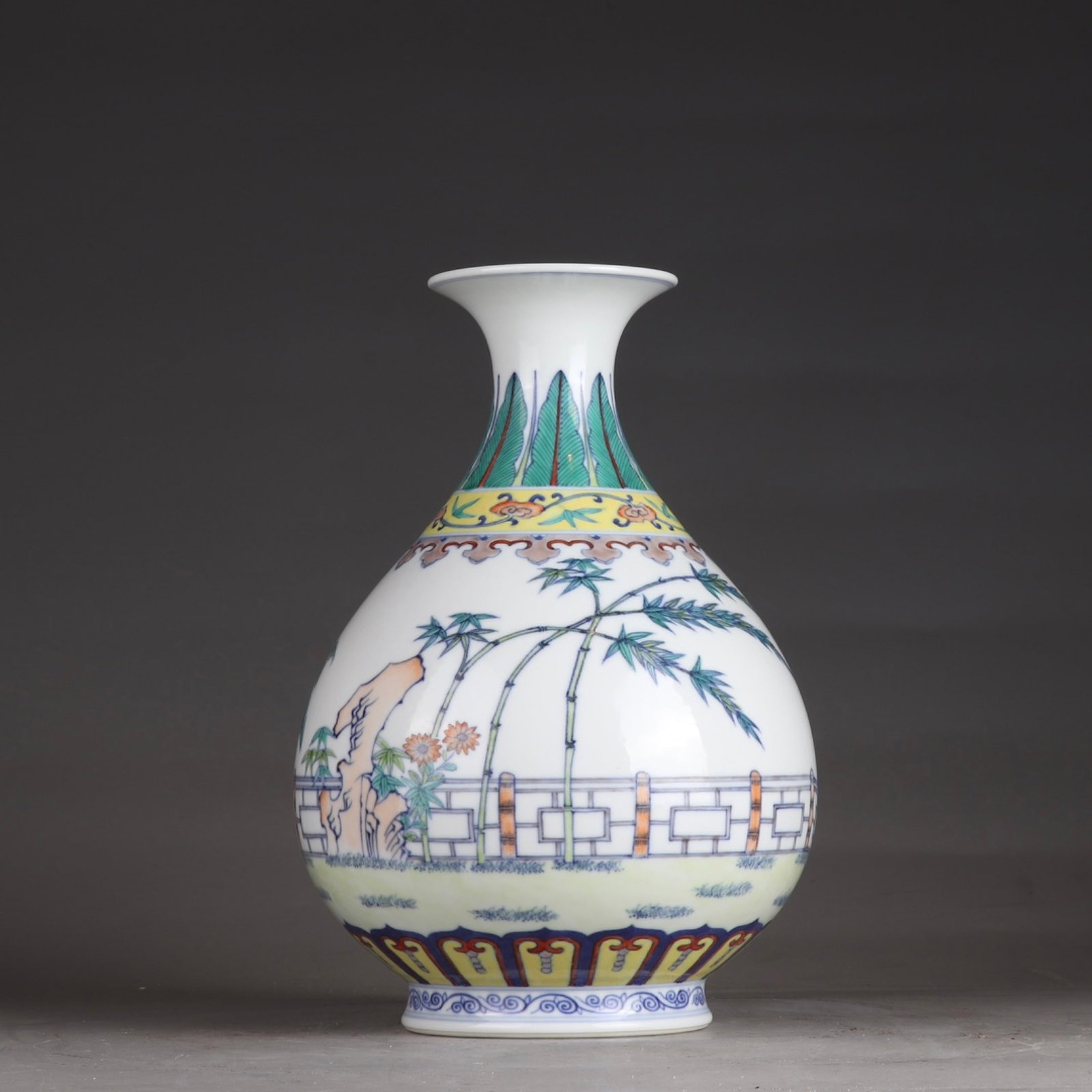 An Exquisite Doucai Landscape Pattern Vase - 2