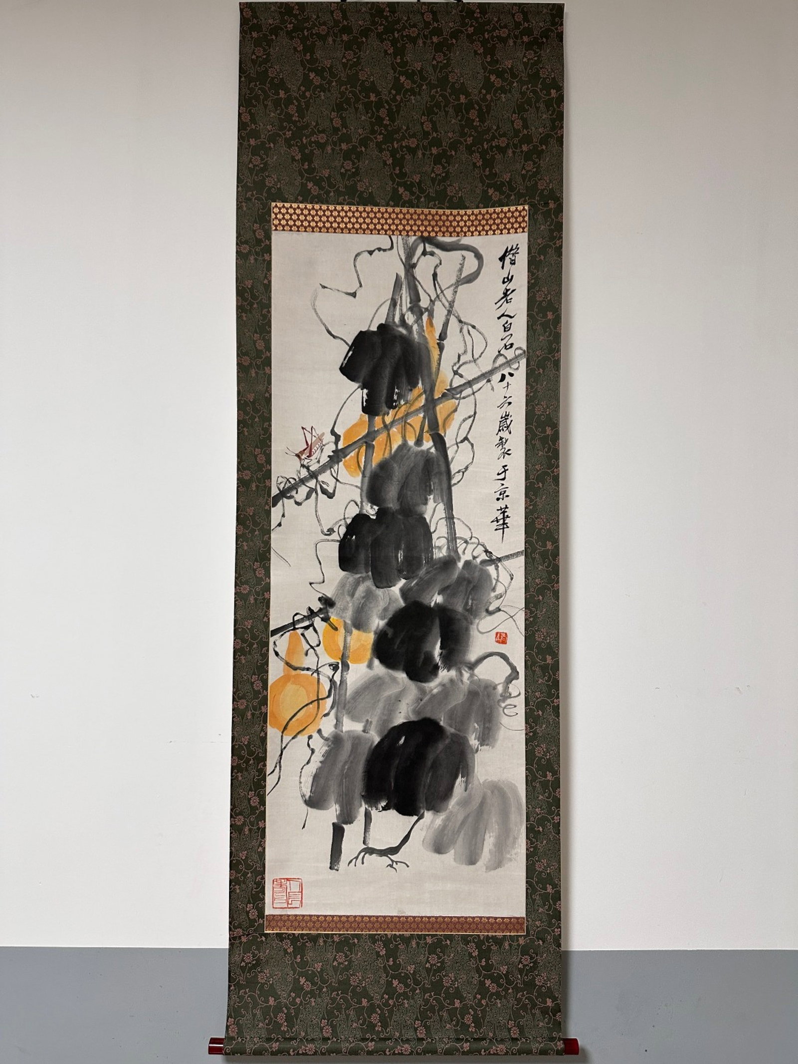 A Chinese Vertical Scroll Ink Painting of Gourd on Paper: A Chinese Vertical Scroll Ink Painting of Gourd on Paper,Qi Baishi,Size:19.7inx52.4in 一幅中国水墨葫芦画立轴,齐白石