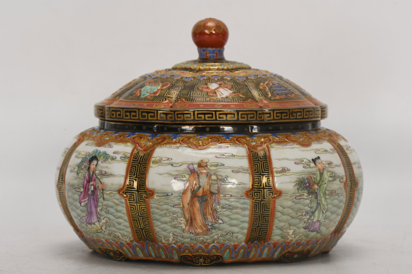 An Exquisite Enamel Painted Gold Figure Pattern Jar with Cover: An Exquisite Enamel Painted Gold Figure Pattern Jar with Cover,Qing Dynasty,China,Qianlong Four-character Mark,Size:5.1inx6.3in 珐琅彩描金人物纹盖