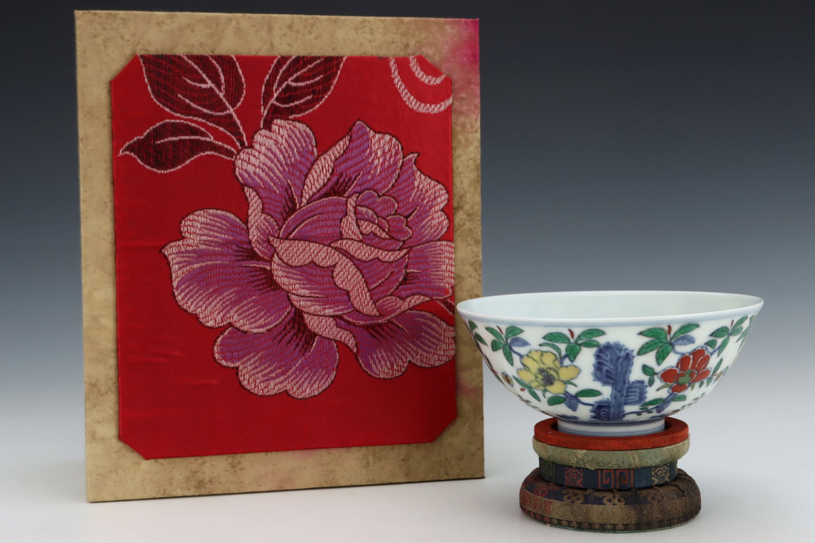 An Exquisite Doucai Flower Pattern Bowl (1 of 8)