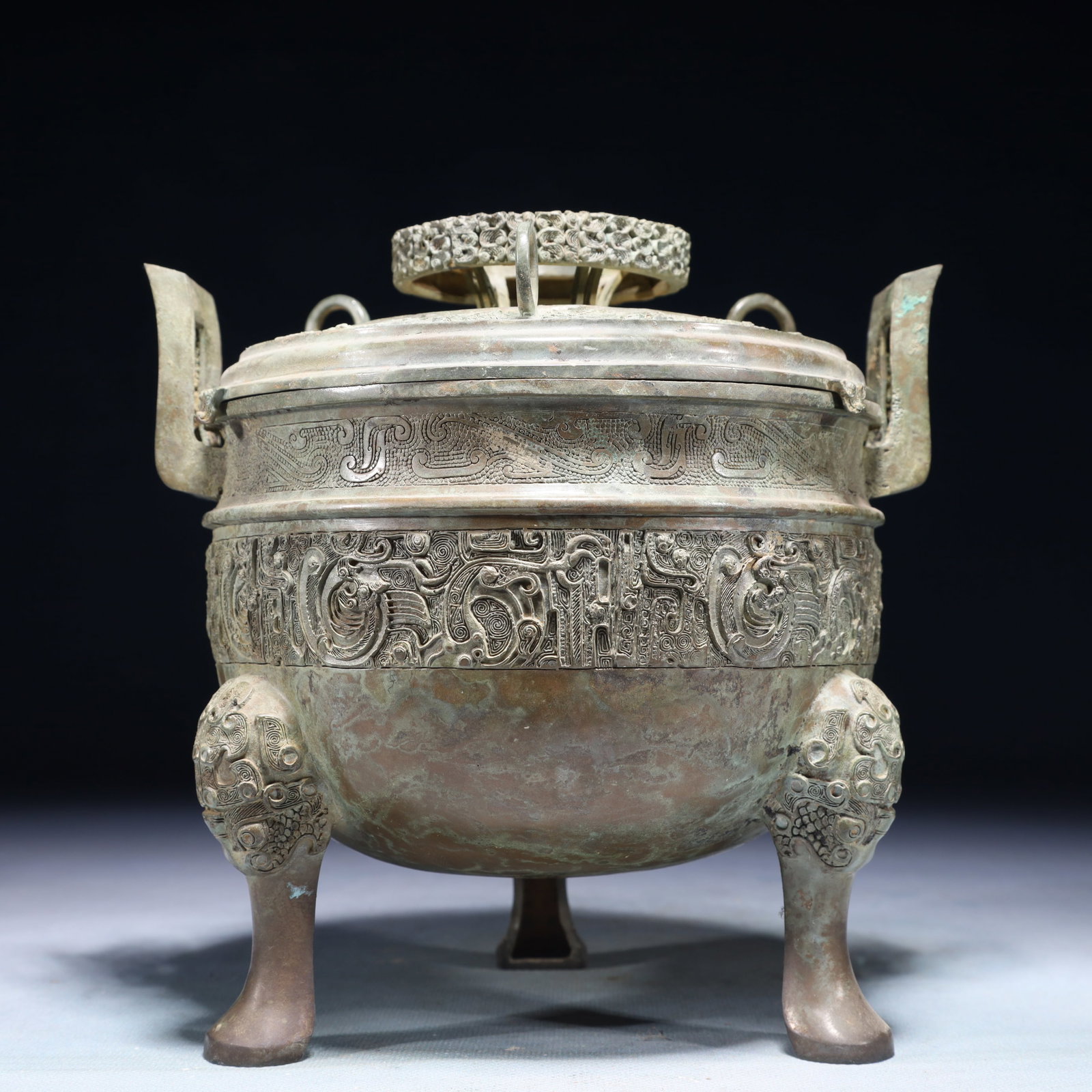A Rare Bronze Chi-Dragon Pattern Double-Ears and Tripod Censer,With Inscription: A Rare Bronze Chi-Dragon Pattern Double-Ears and Tripod Censer,With Inscription,the Warring States period in China,Size:7.1inx6.7in,Weight:1400g