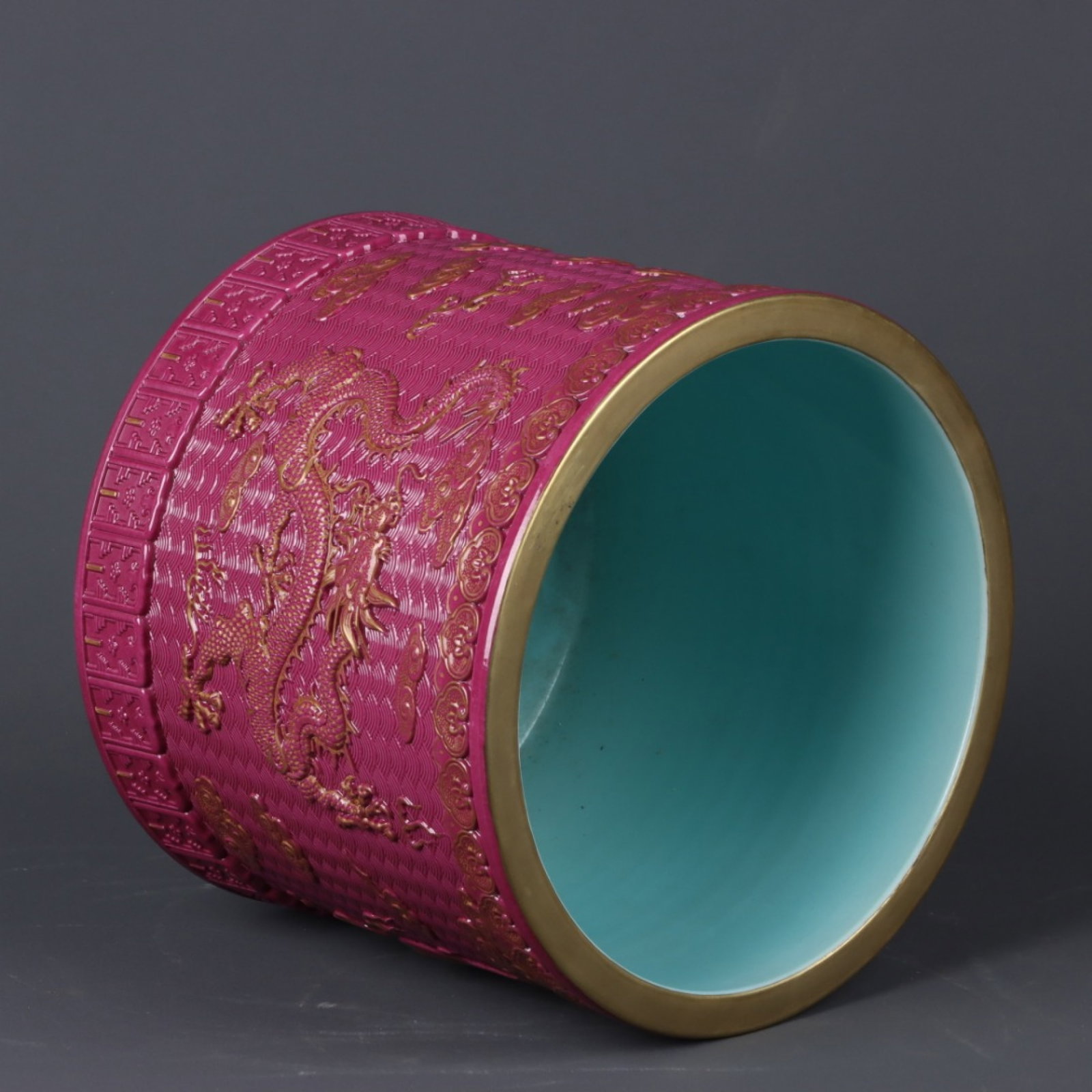 An Exquisite Ruby Red-Glazed Auspicious Cloud and Dragon Pattern Brush Pot - 8