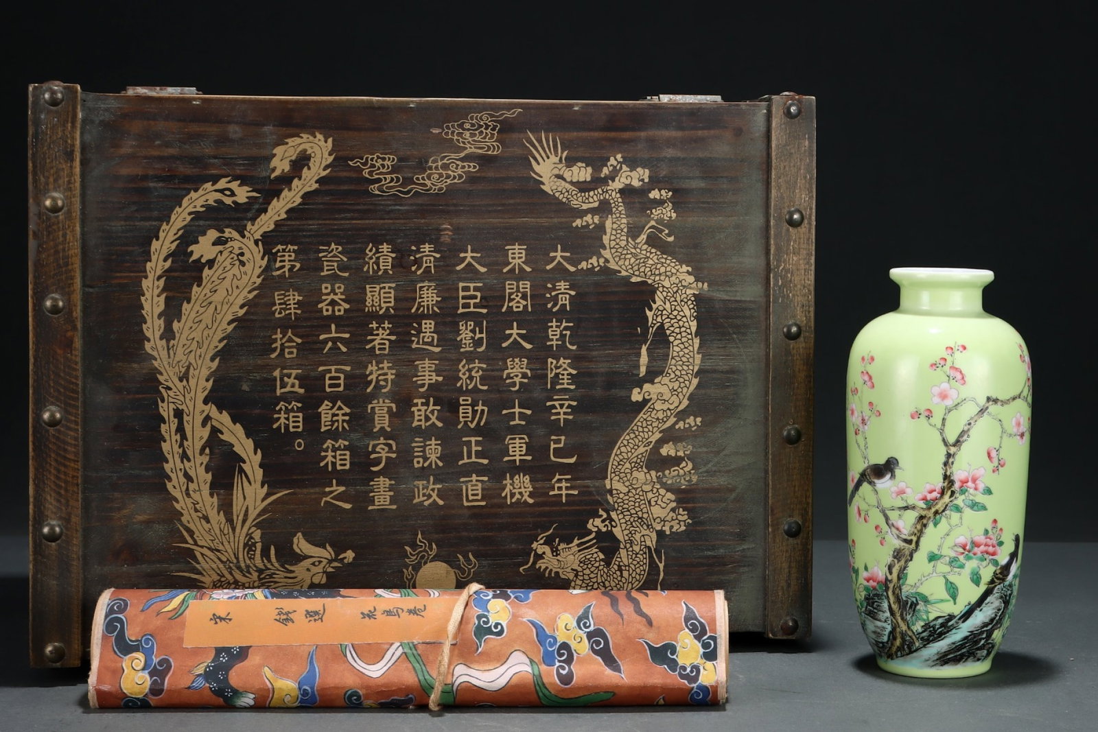 An Exquisite Famille-Rose Flower and Bird Pattern Vase,with poem,with Chinese Vertical Scroll Ink: An Exquisite Famille-Rose Flower and Bird Pattern Vase,with poem,with Chinese Vertical Scroll Ink Painting on Silk,Qing Dynasty,China,Yongzheng Four-character Mark,Size:(Without frame)11.8inx76.8in,(P