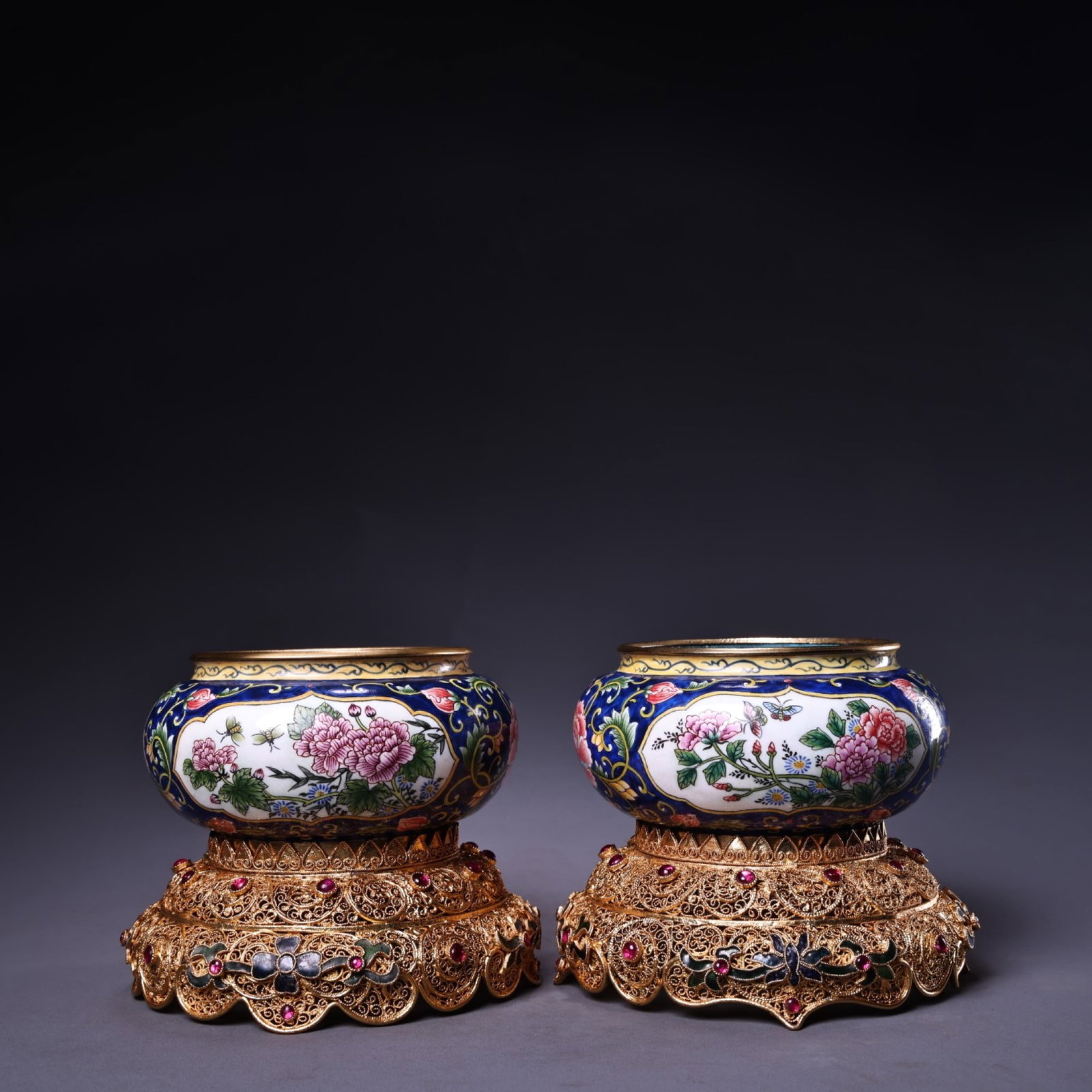 A Pair of Exquisite Enamel Flower and Butterfly Pattern Brush Washers,with Gilt Silver Base: A Pair of Exquisite Enamel Flower and Butterfly Pattern Brush Washers,with Gilt Silver Base,Qing Dynasty,China,Qianlong Four-character Mark,Size:4.3inx4.3in,Weight:366g 一对珐琅
