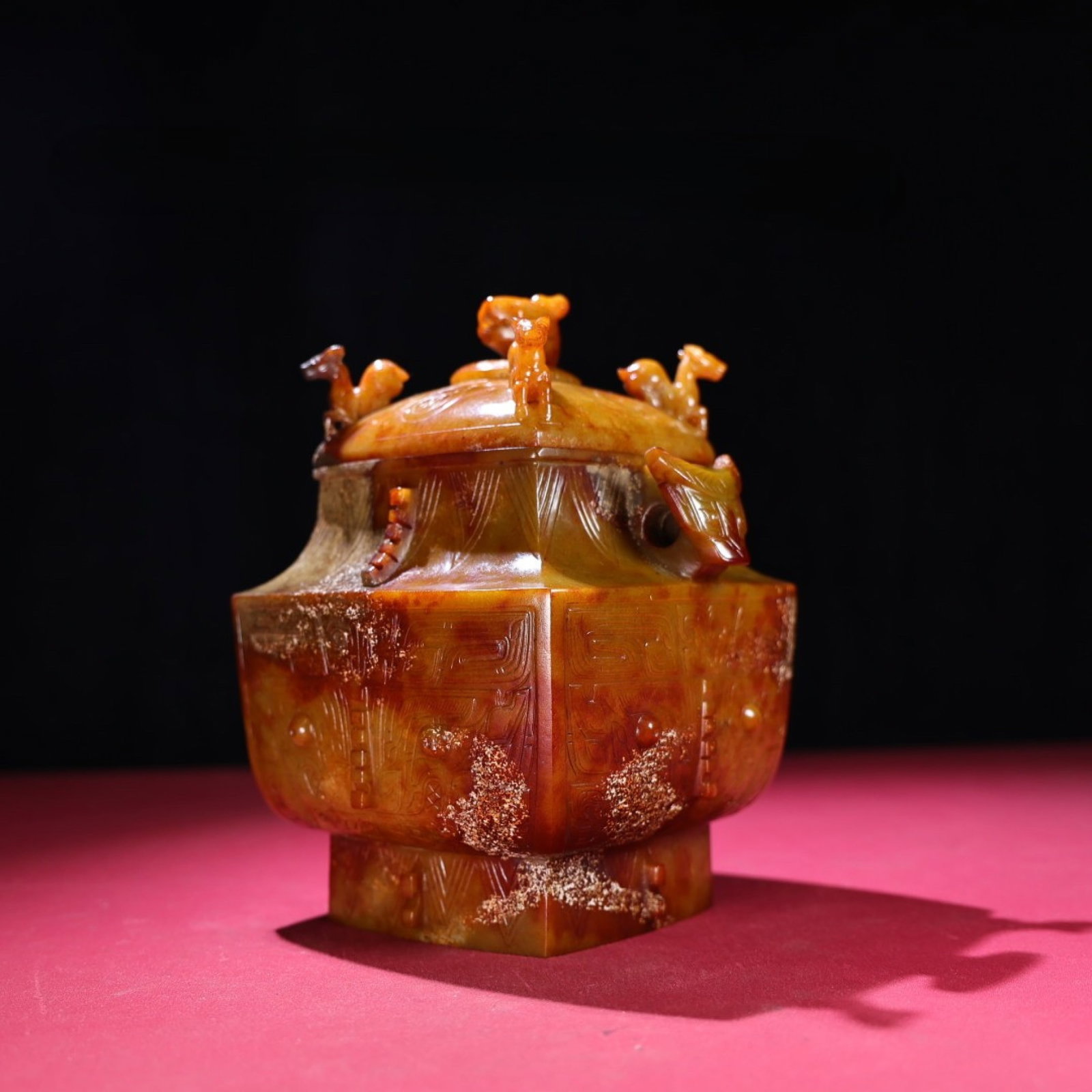 An Exquisite Archaic Jade Beast-Face Pattern Bottle: An Exquisite Archaic Jade Beast-Face Pattern Bottle,Ancient Time,China,Size:8inx6.8inx6in,Weight:1875g 高古玉兽面纹盖瓶,中国远古