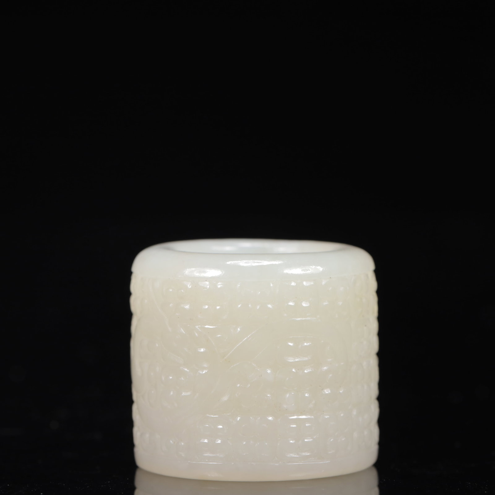 An Exquisite White Jade Dragon Pattern Thumb Ring - 3
