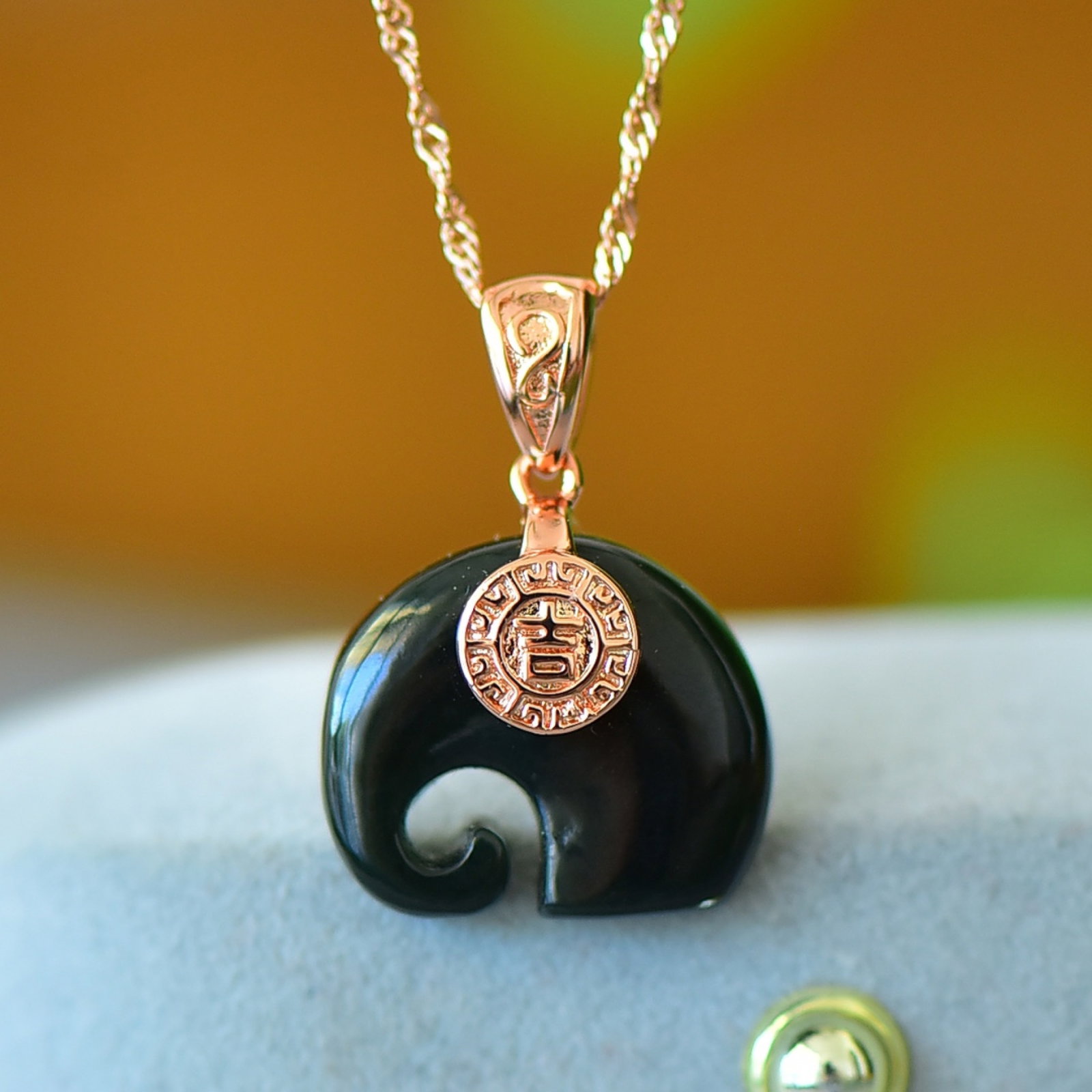 An Exquisite Bronze Inlaid Green Jade Necklace: An Exquisite Bronze Inlaid Green Jade Necklace,Size:0.6inx0.7in 铜镶青玉项链
