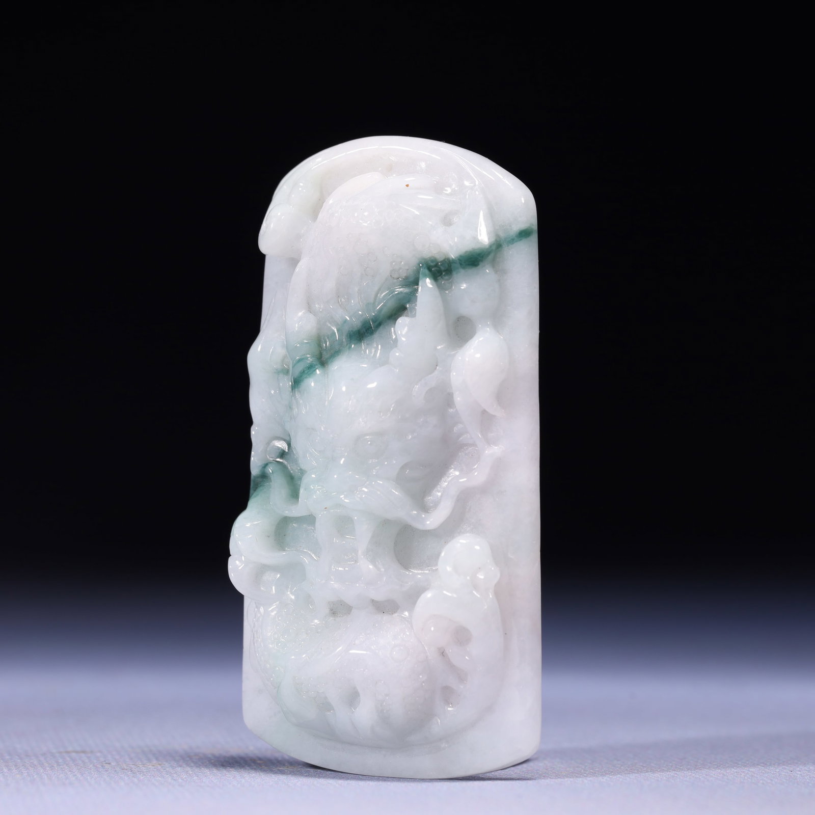 An Exquisite Jadeite Dragon Pattern Pendant - 2