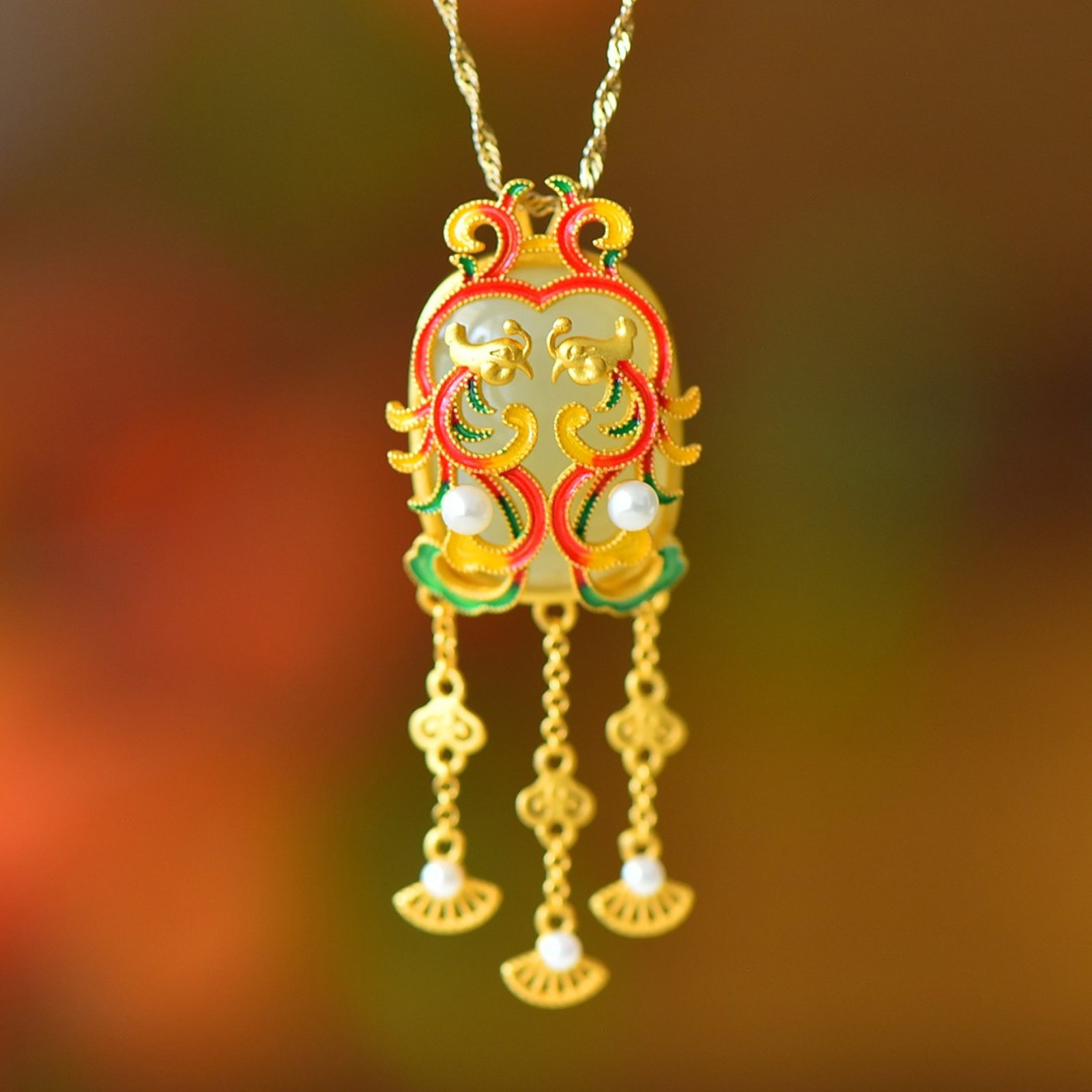 An Exquisite Sterling Silver-Gold Plated Inlaid White Jade Enamel Pendant,Inlaid Pearl: An Exquisite Sterling Silver-Gold Plated Inlaid White Jade Enamel Pendant,Inlaid Pearl 纯银镀金镶白玉珐琅吊坠,嵌珍珠