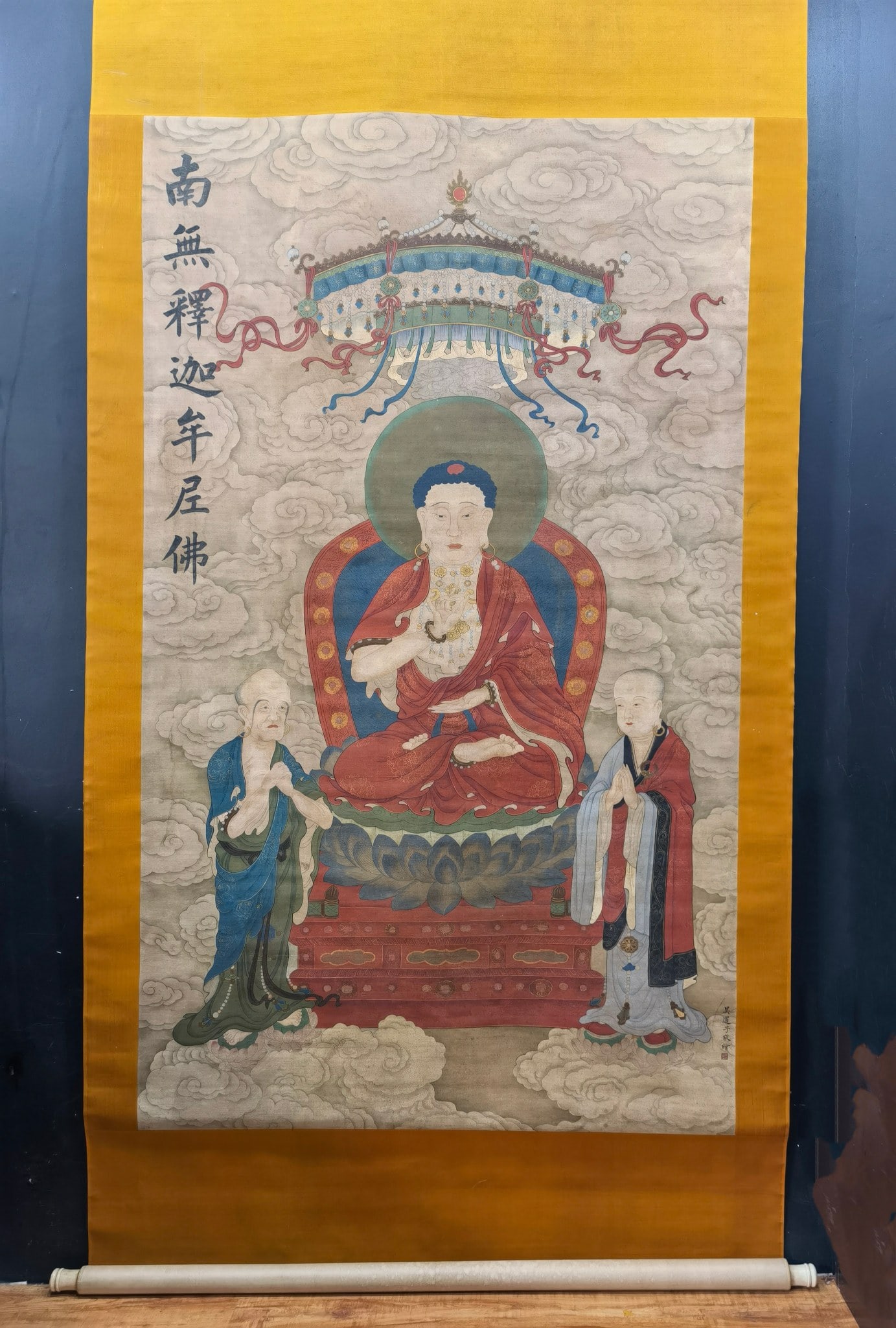 A Chinese Vertical Scroll Ink Painting of Statue of Sakyamuni on Silk,Wu Daozi: A Chinese Vertical Scroll Ink Painting of Statue of Sakyamuni on Silk,Wu Daozi,Size:40.9inx68.5in