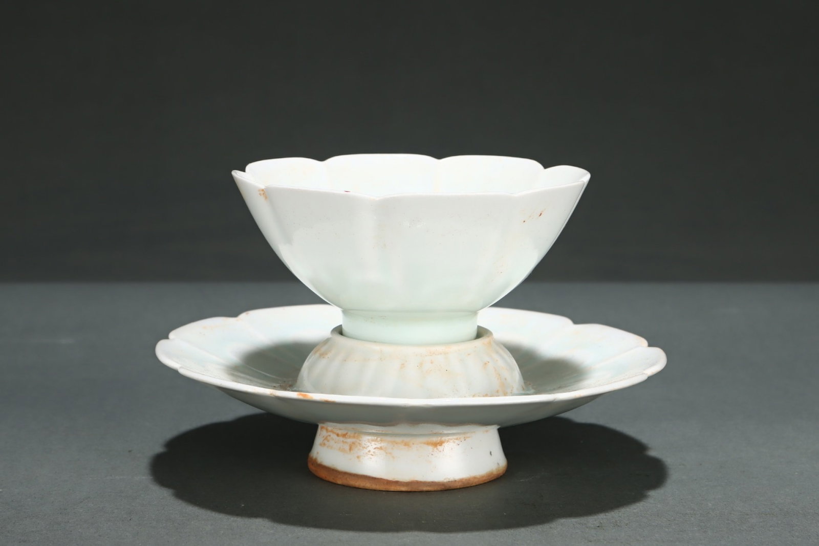An Exquisite Ding yao Flower Pattern Cup,with Base - 2