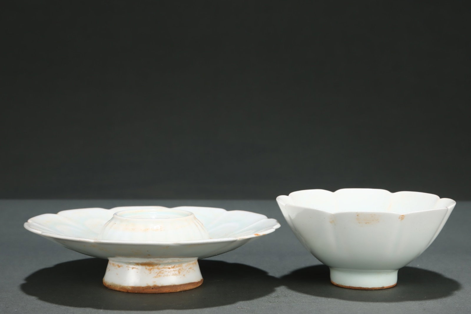 An Exquisite Ding yao Flower Pattern Cup,with Base - 3
