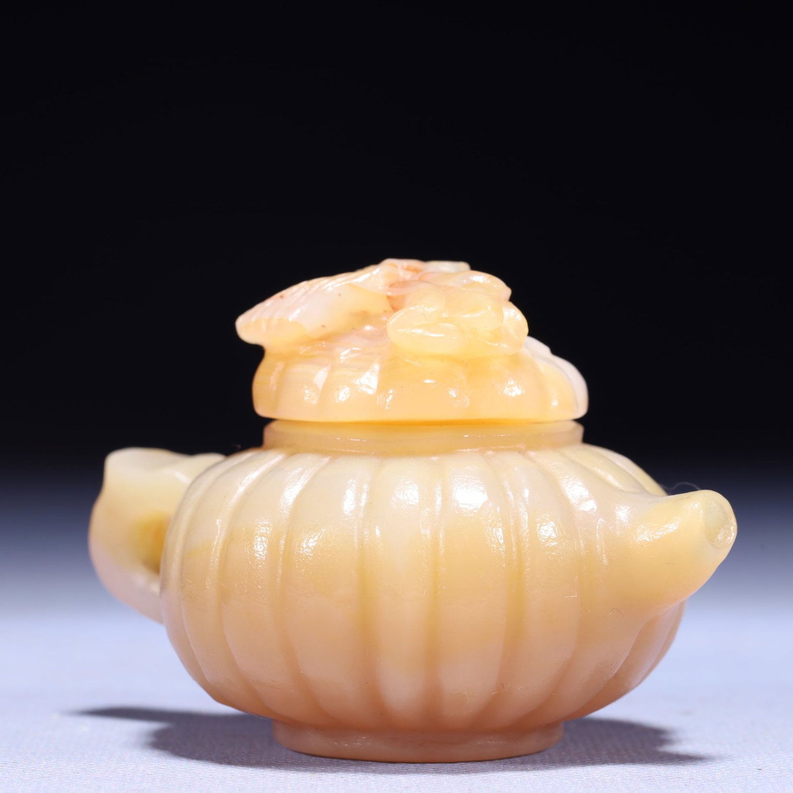 An Exquisite Agate Teapot - 2