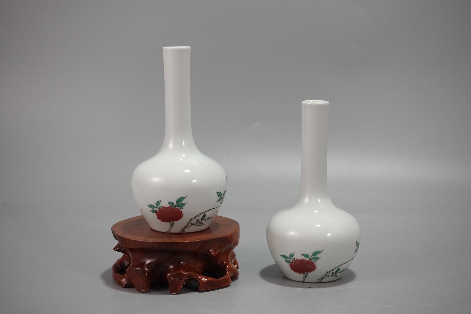 A Pair of Exquisite Underglaze-Red Famille-Rose Vases: A Pair of Exquisite Underglaze-Red Famille-Rose Vases,Qing Dynasty,China,Yongzheng Six-character Mark,Size:5.9inx3.1in