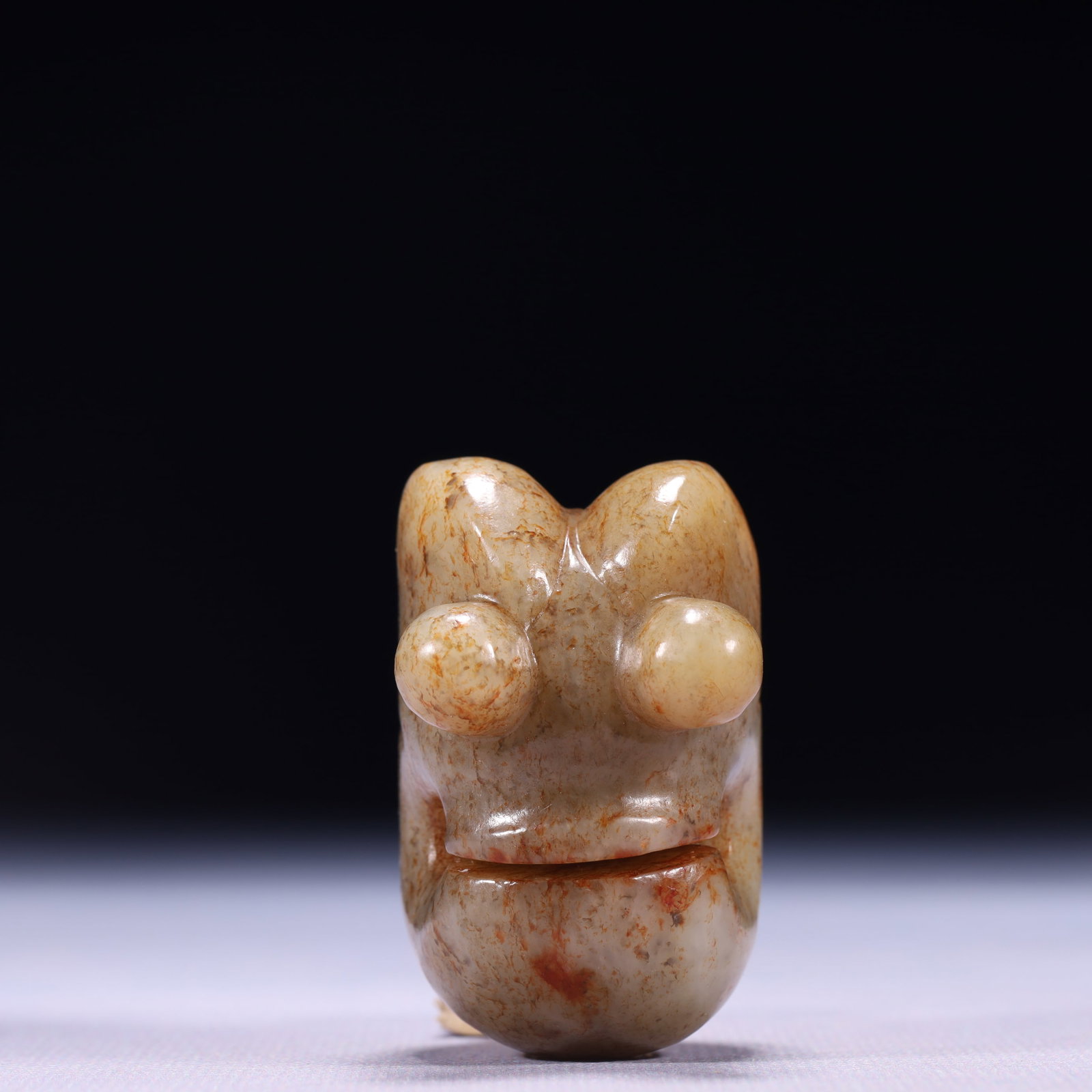 An Exquisite White Jade Pig and Dragon Pendant: An Exquisite White Jade Pig and Dragon Pendant,Qing Dynasty,China,Size:1inx1.4inx2in,Weight:115g 白玉猪龙挂件,中国清代