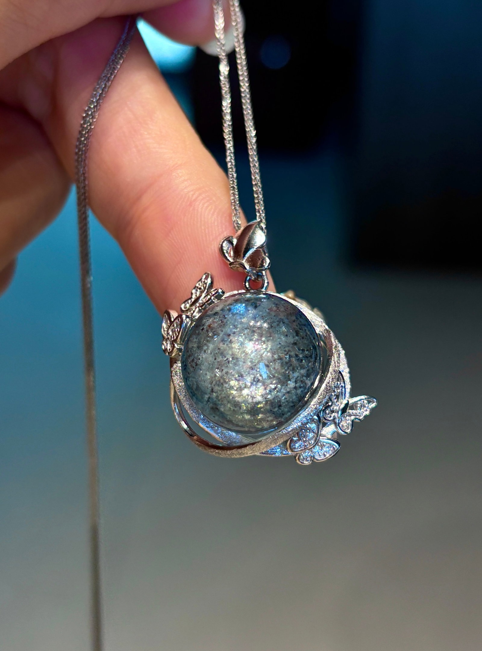 An Exquisite Aquamarine Necklace: An Exquisite Aquamarine Necklace,Size:0.9inx1in,Weight:9g 海蓝宝项链