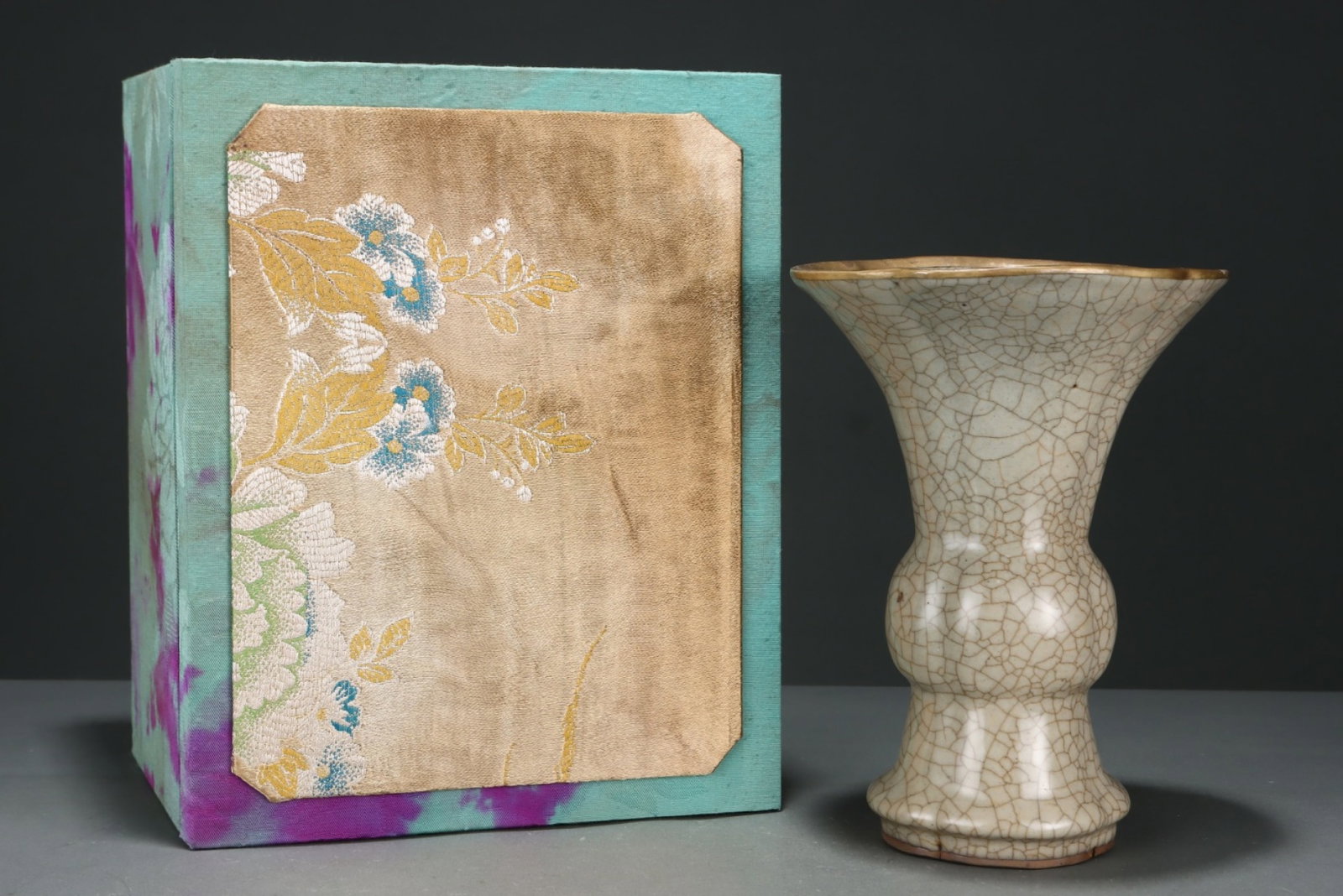 An Exquisite Ge yao Yellow Glazed Painted Gold Vase: An Exquisite Ge yao Yellow Glazed Painted Gold Vase,Song Dynasty,China,With Mark,Size:9.1inx6.6in 哥窑黄釉描金瓶,中国宋代,带