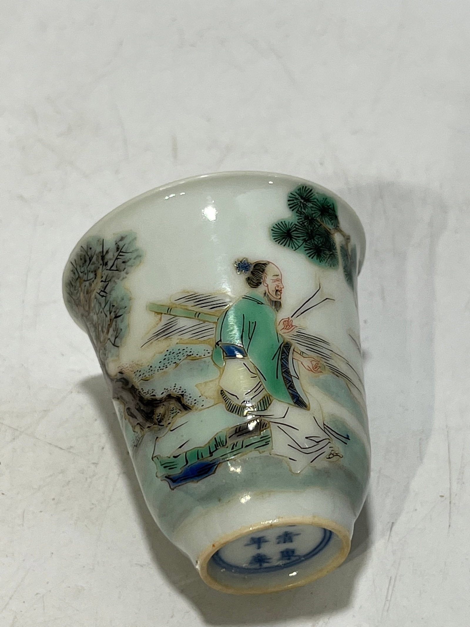 An Exquisite Wucai Figure Pattern Cup - 6